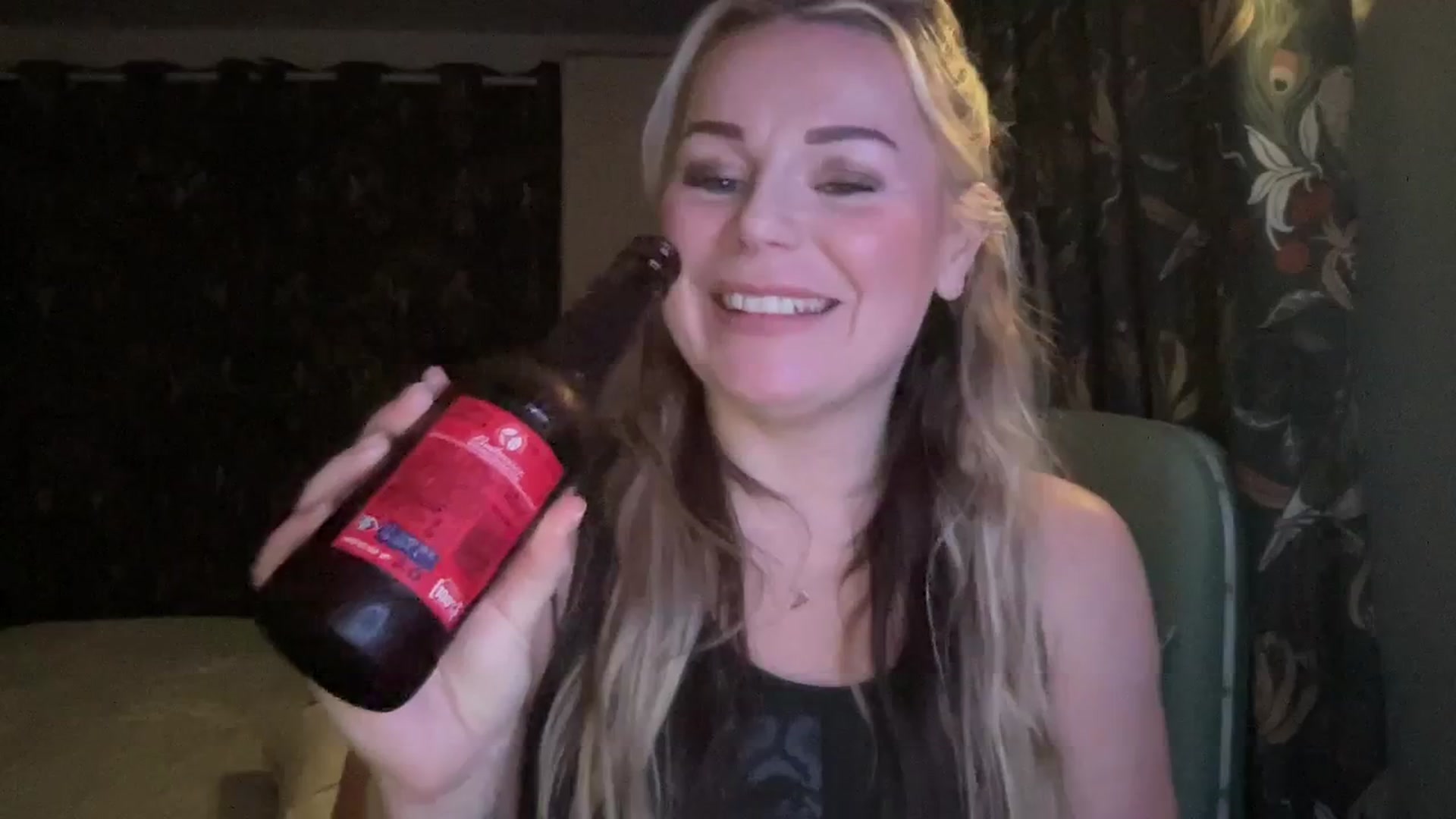 Gallery image thumbnail from LaraLaughs's myfreecams stream on, 11/23/2023, 20:15 image 17 of 20