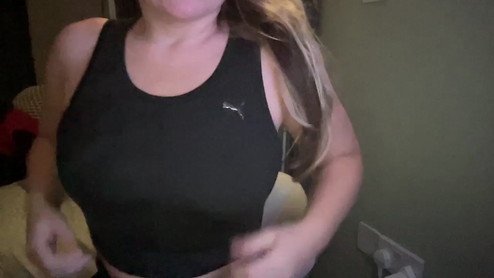 Gallery image thumbnail from LaraLaughs's myfreecams stream on, 11/23/2023, 20:15 image 5 of 20