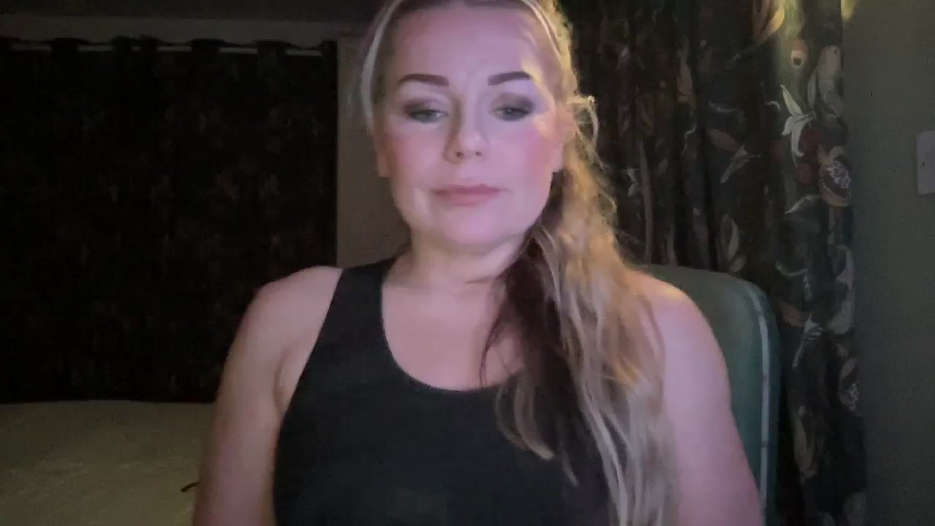 Gallery image thumbnail from LaraLaughs's myfreecams stream on, 11/23/2023, 20:15 image 11 of 20