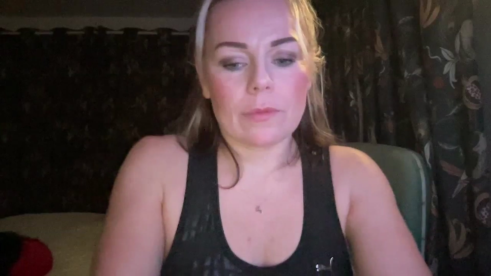 Gallery image thumbnail from LaraLaughs's myfreecams stream on, 11/23/2023, 20:56 image 3 of 20