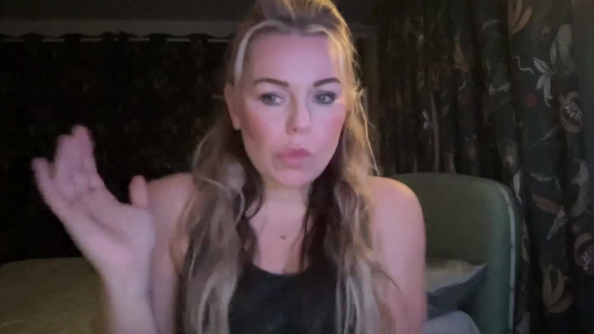 Gallery image thumbnail from LaraLaughs's myfreecams stream on, 11/23/2023, 20:56 image 7 of 20
