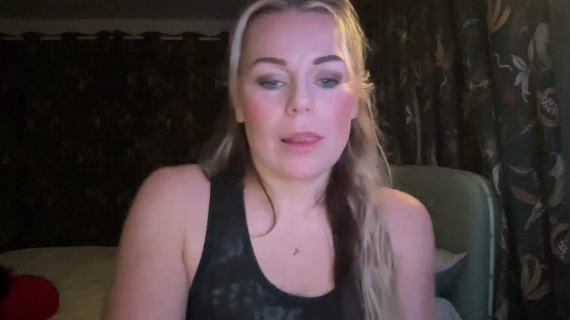 Gallery image thumbnail from LaraLaughs's myfreecams stream on, 11/23/2023, 20:56 image 2 of 20