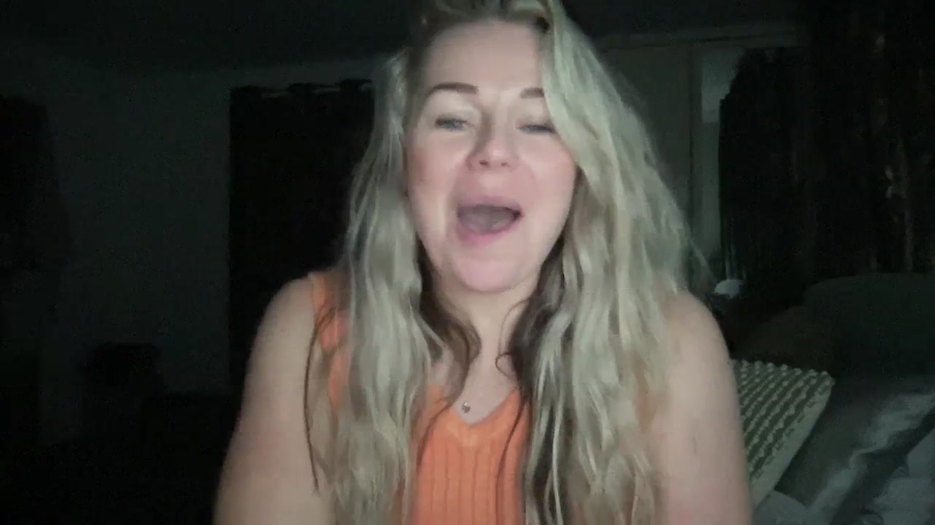 Gallery image thumbnail from LaraLaughs's myfreecams stream on, 12/04/2023, 21:41 image 12 of 20