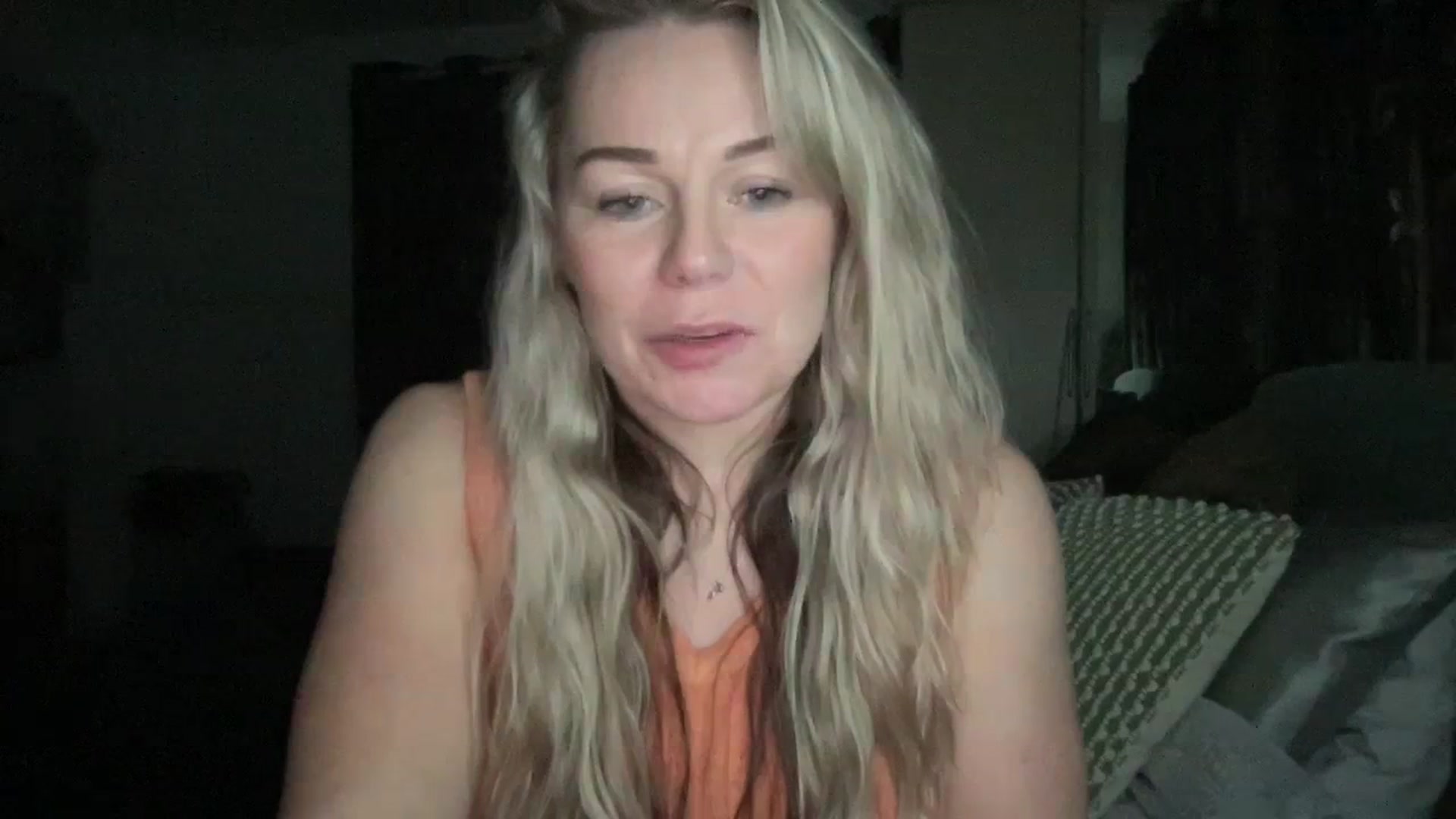 Gallery image thumbnail from LaraLaughs's myfreecams stream on, 12/04/2023, 22:13 image 17 of 20