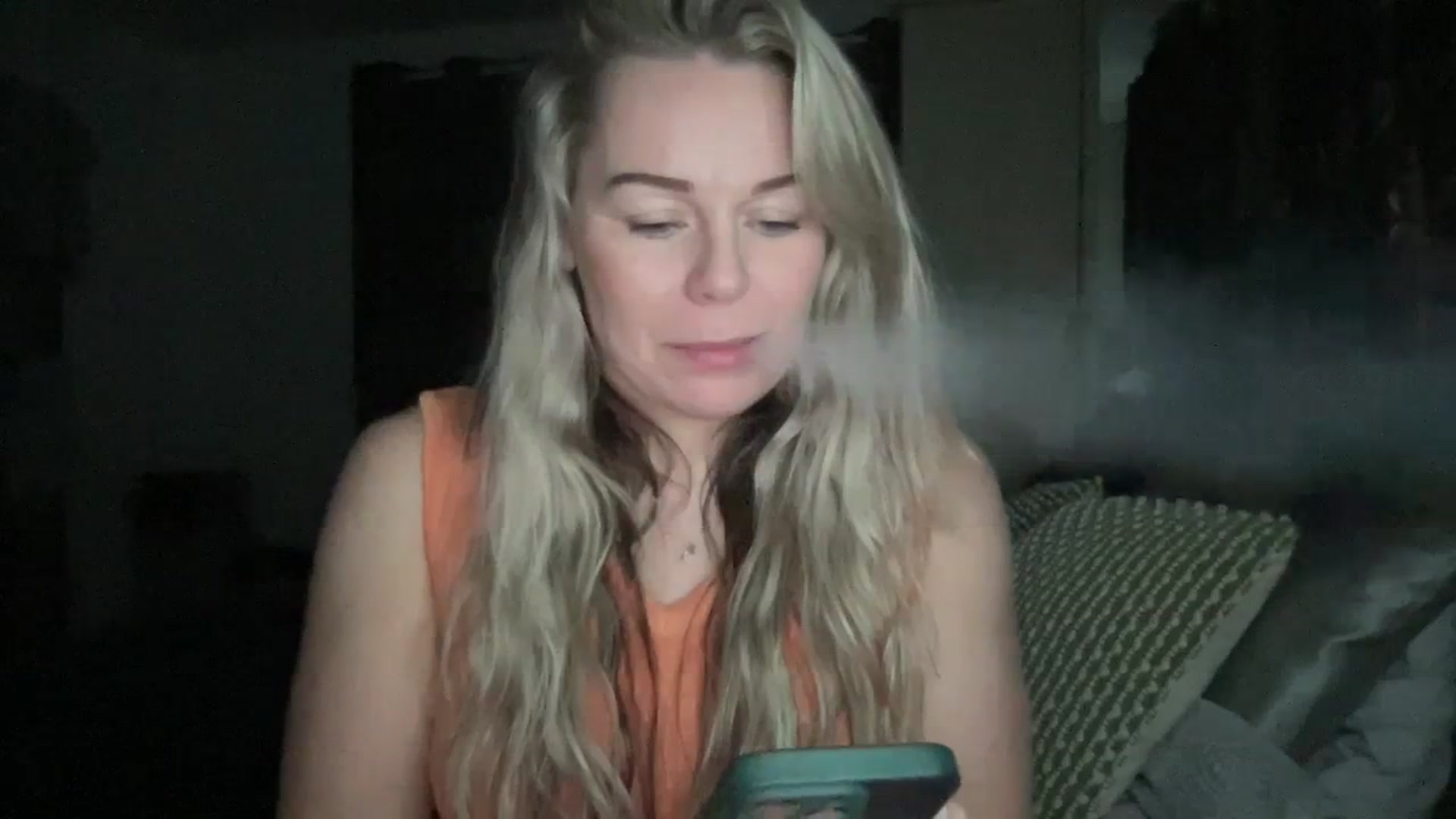 Gallery image thumbnail from LaraLaughs's myfreecams stream on, 12/04/2023, 22:13 image 18 of 20