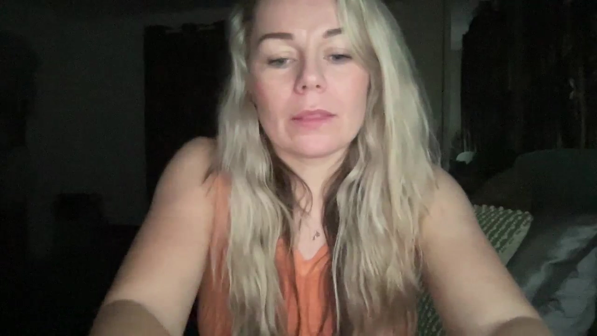 Gallery image thumbnail from LaraLaughs's myfreecams stream on, 12/04/2023, 22:13 image 11 of 20