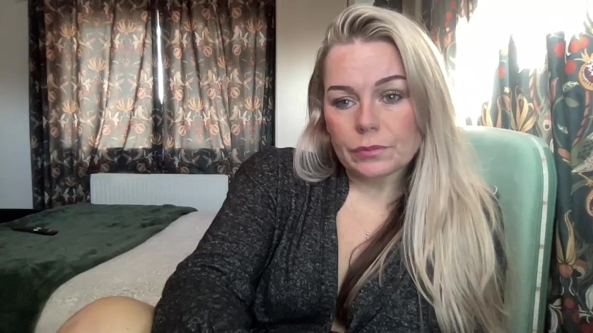 Gallery image thumbnail from LaraLaughs's myfreecams stream on, 12/06/2023, 14:06 image 5 of 20