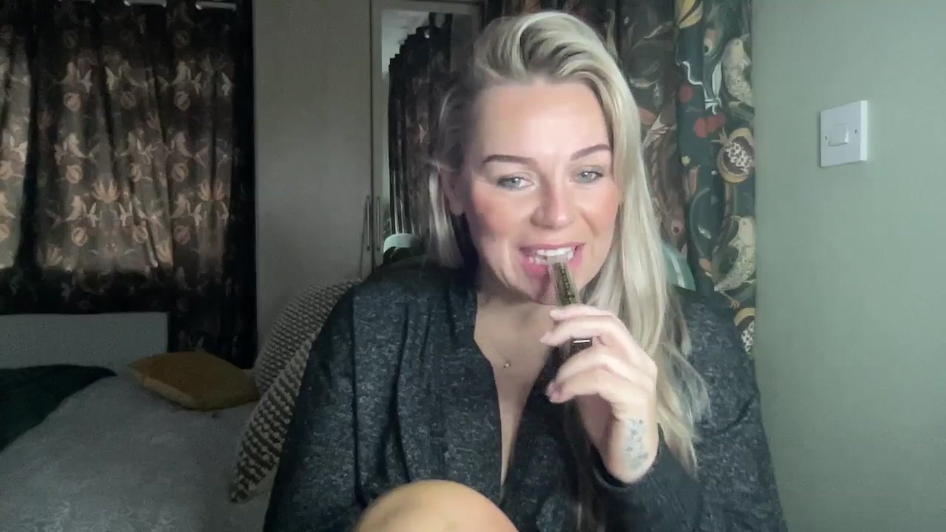 Gallery image thumbnail from LaraLaughs's myfreecams stream on, 12/06/2023, 14:57 image 11 of 20
