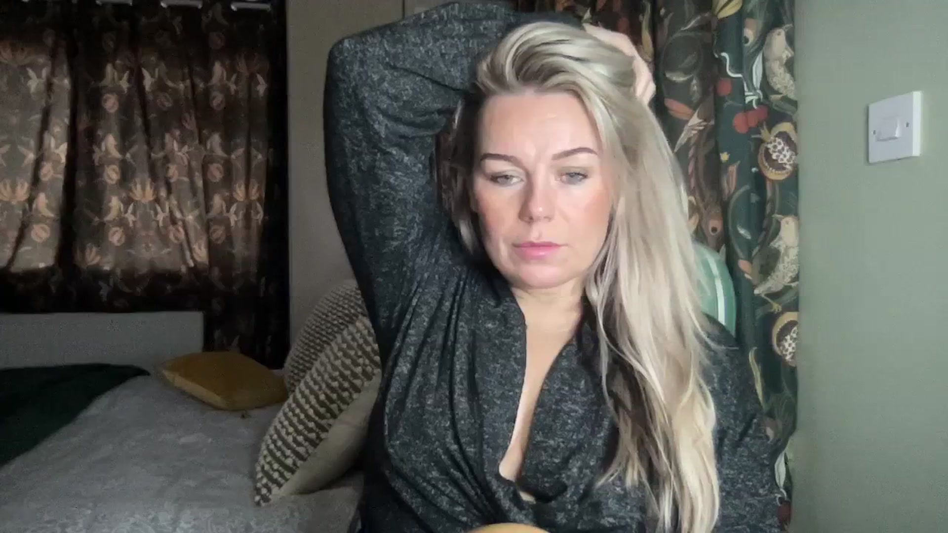 Gallery image thumbnail from LaraLaughs's myfreecams stream on, 12/06/2023, 14:57 image 12 of 20