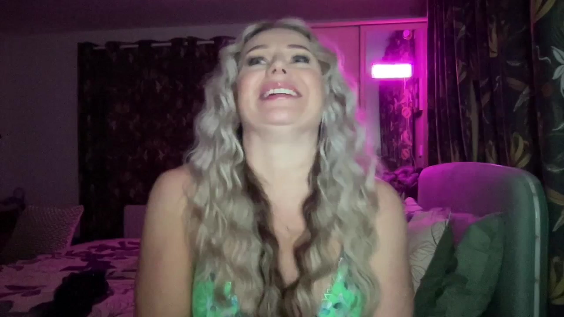 Gallery image thumbnail from LaraLaughs's myfreecams stream on, 12/10/2023, 20:42 image 8 of 20