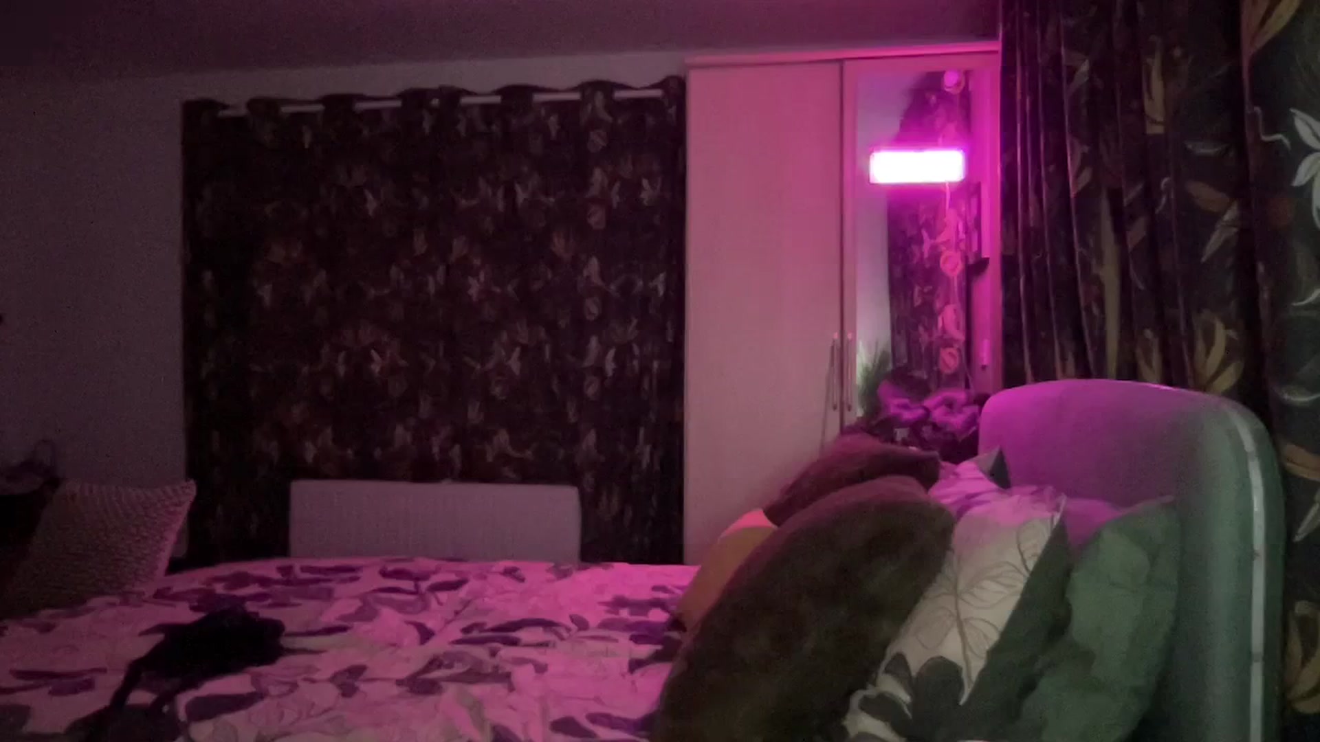Gallery image thumbnail from LaraLaughs's myfreecams stream on, 12/10/2023, 20:42 image 17 of 20