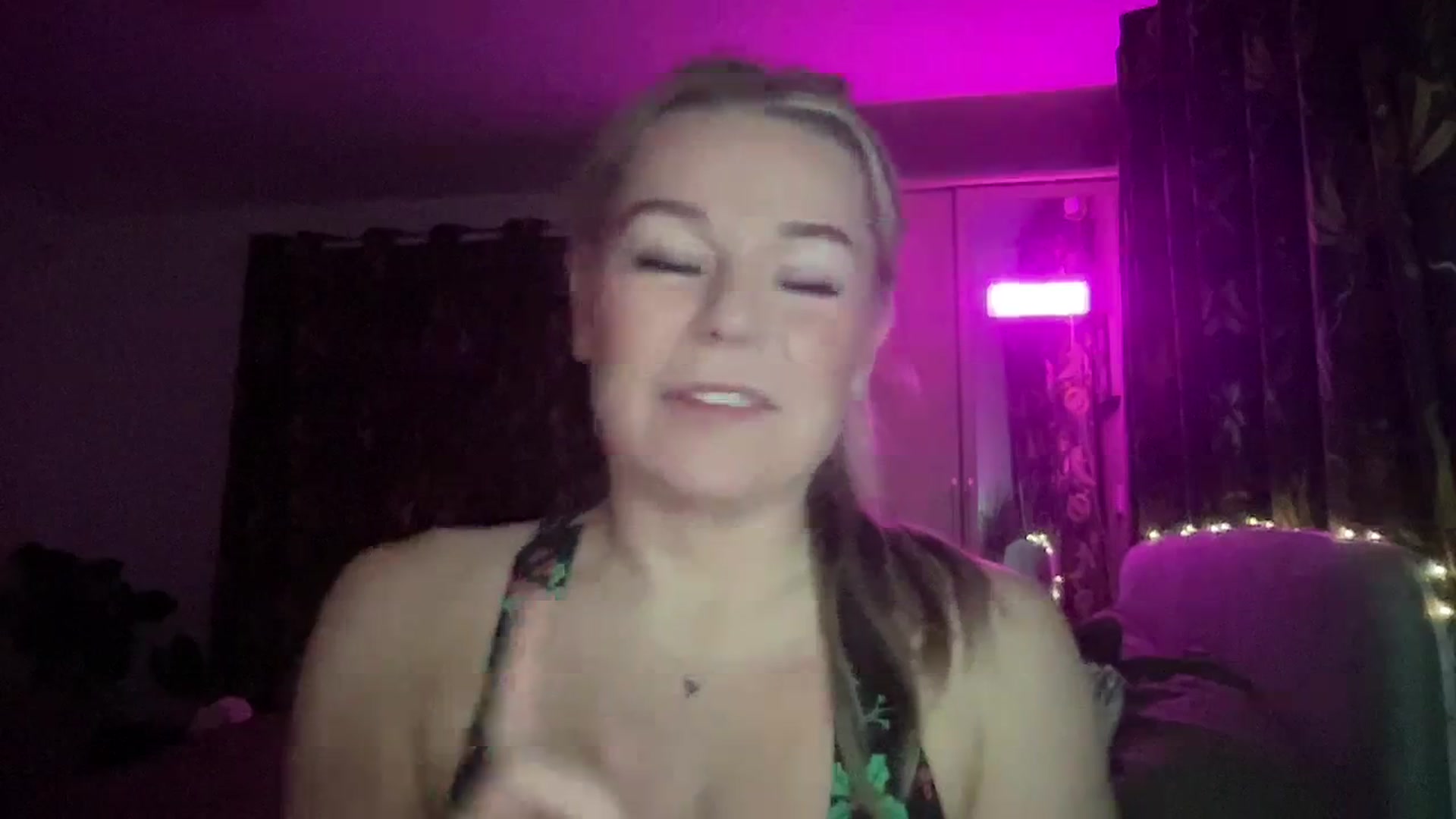 Gallery image thumbnail from LaraLaughs's myfreecams stream on, 12/14/2023, 18:52 image 3 of 20