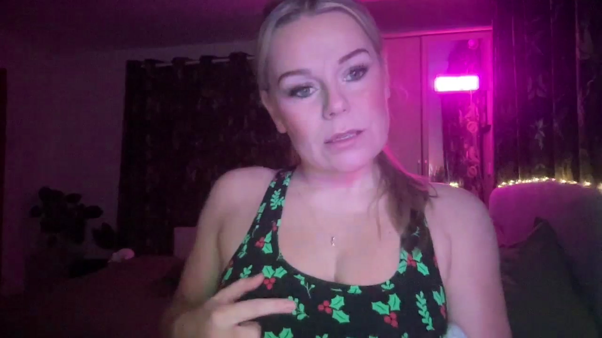 Gallery image thumbnail from LaraLaughs's myfreecams stream on, 12/14/2023, 19:12 image 20 of 20