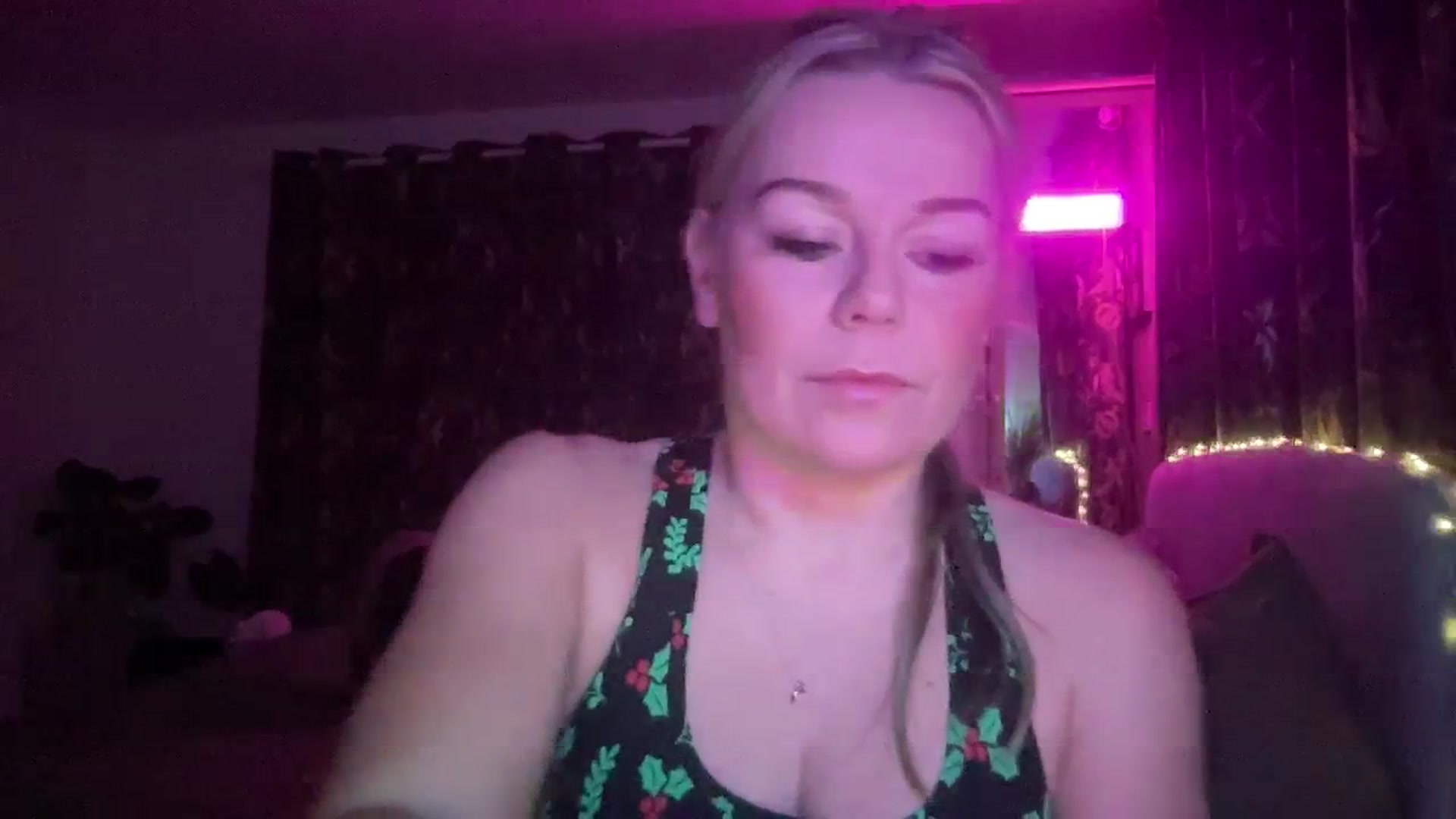Gallery image thumbnail from LaraLaughs's myfreecams stream on, 12/14/2023, 19:12 image 12 of 20