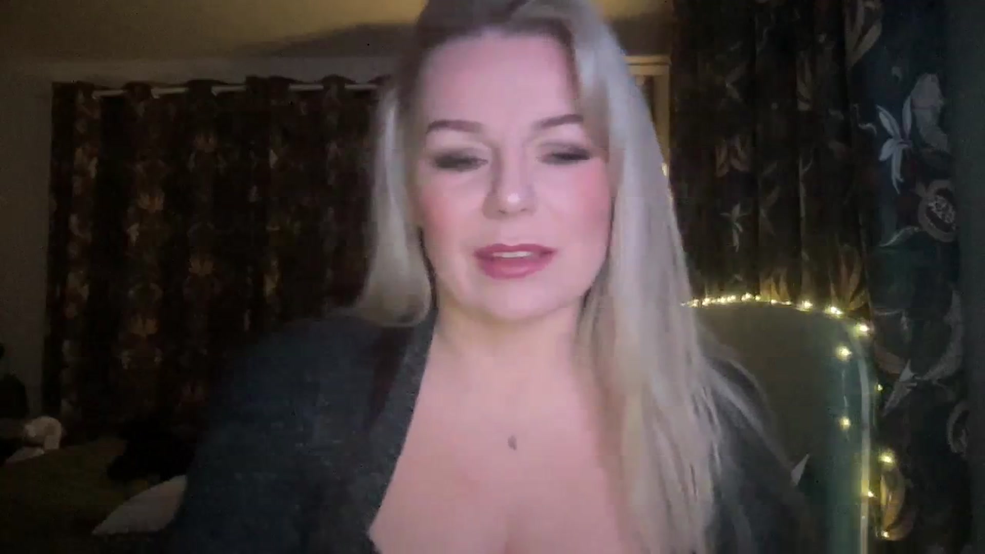 Gallery image thumbnail from LaraLaughs's myfreecams stream on, 12/17/2023, 22:16 image 9 of 20