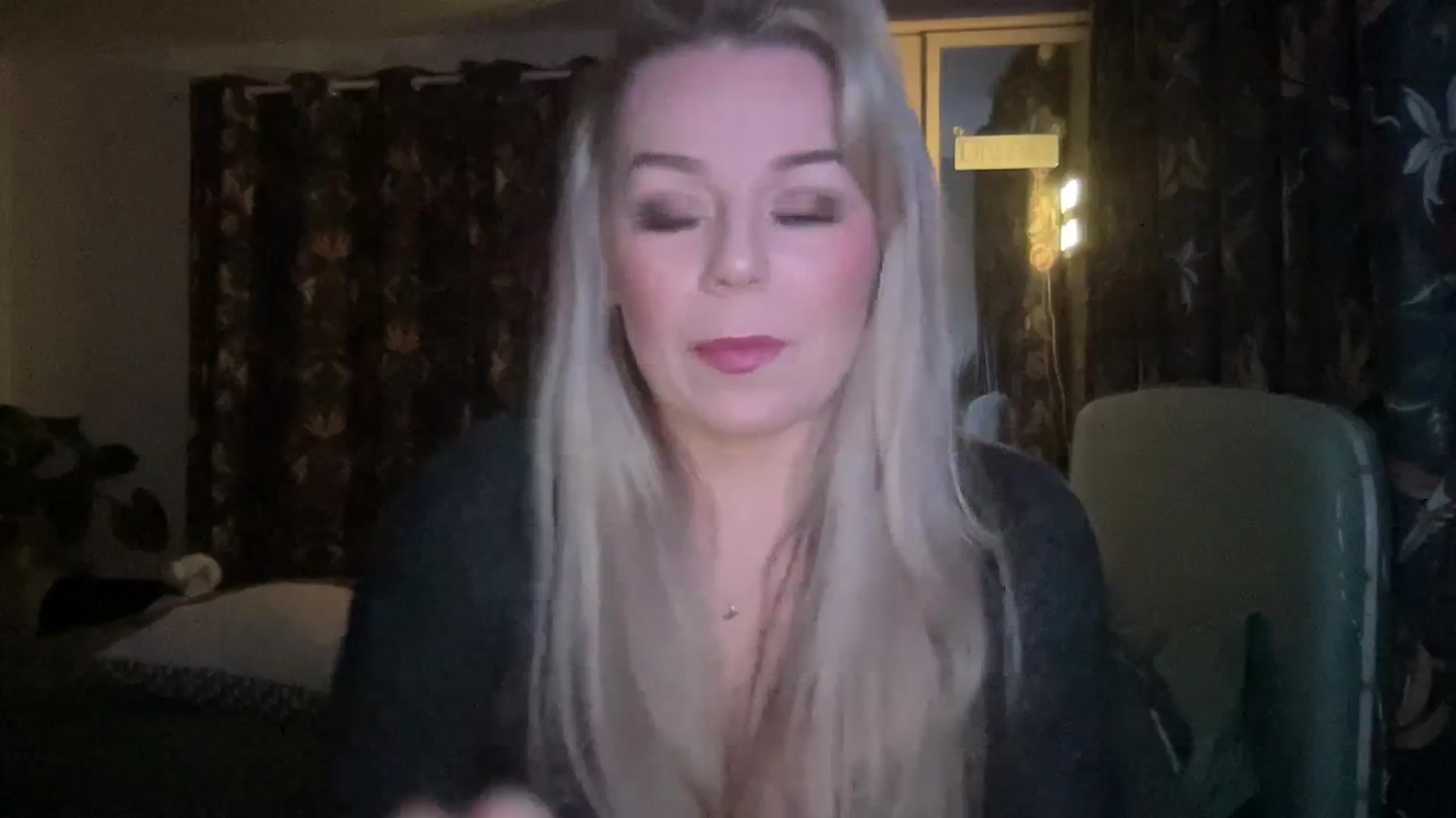 Gallery image thumbnail from LaraLaughs's myfreecams stream on, 12/17/2023, 22:16 image 20 of 20