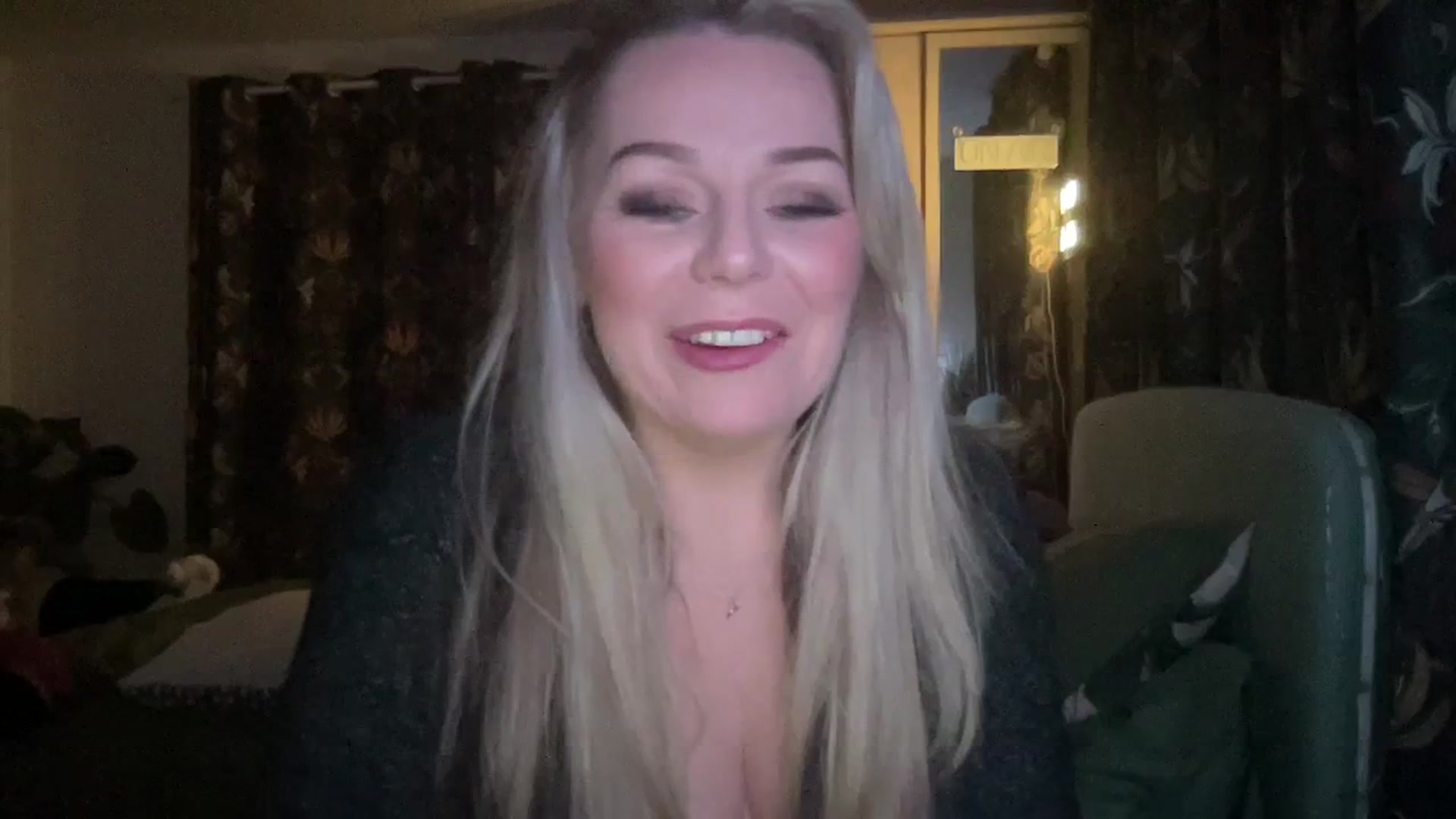 Gallery image thumbnail from LaraLaughs's myfreecams stream on, 12/18/2023, 01:02 image 9 of 20