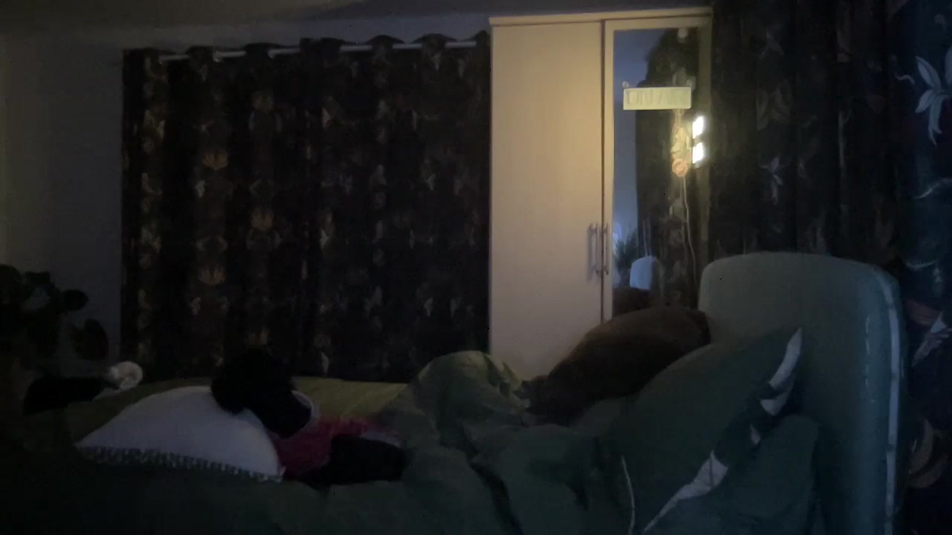 Gallery image thumbnail from LaraLaughs's myfreecams stream on, 12/18/2023, 01:02 image 15 of 20