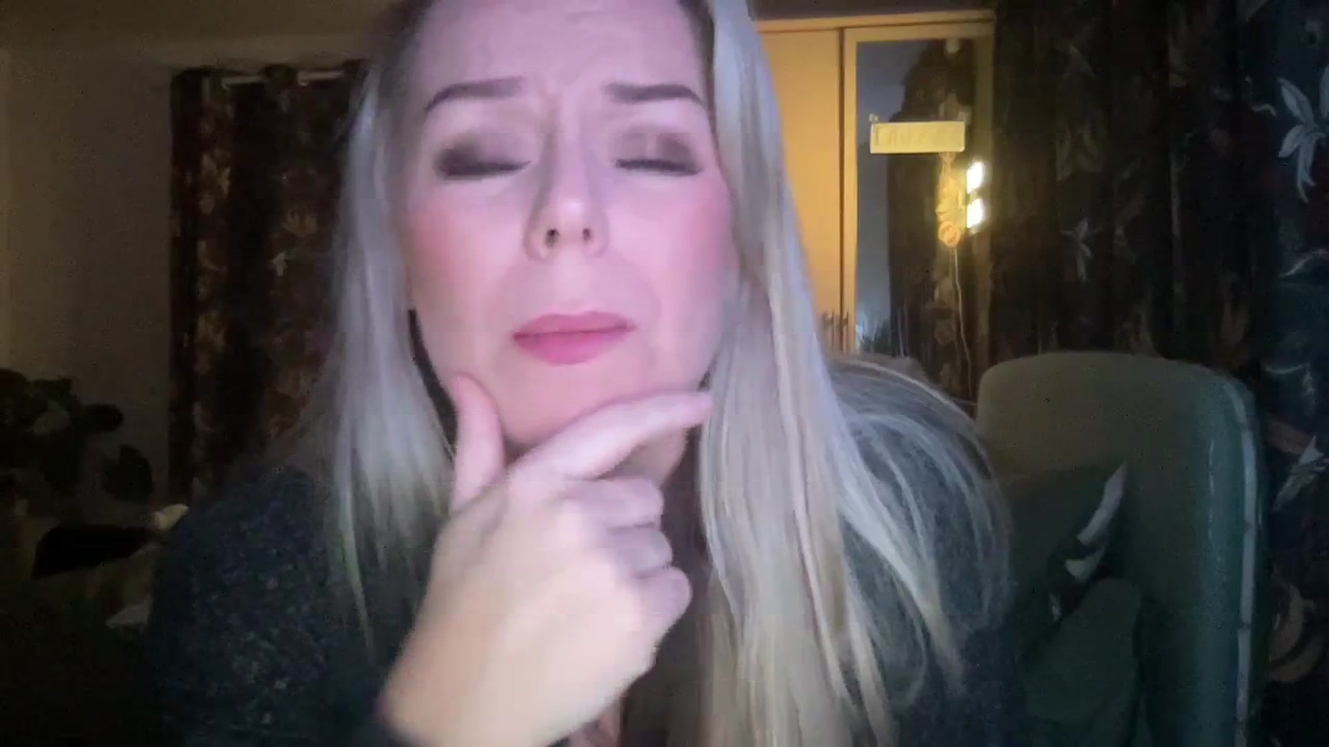 Gallery image thumbnail from LaraLaughs's myfreecams stream on, 12/18/2023, 01:02 image 13 of 20