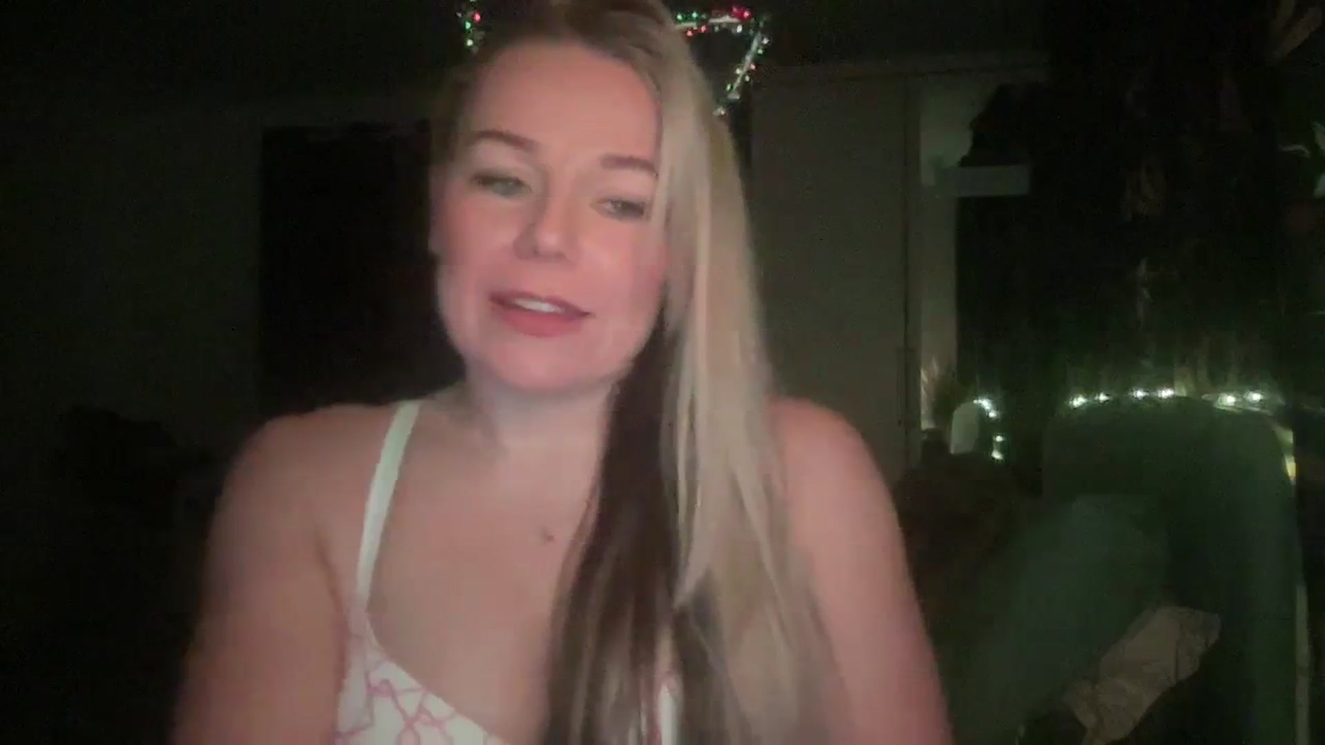 Gallery image thumbnail from LaraLaughs's myfreecams stream on, 12/23/2023, 22:53 image 2 of 20