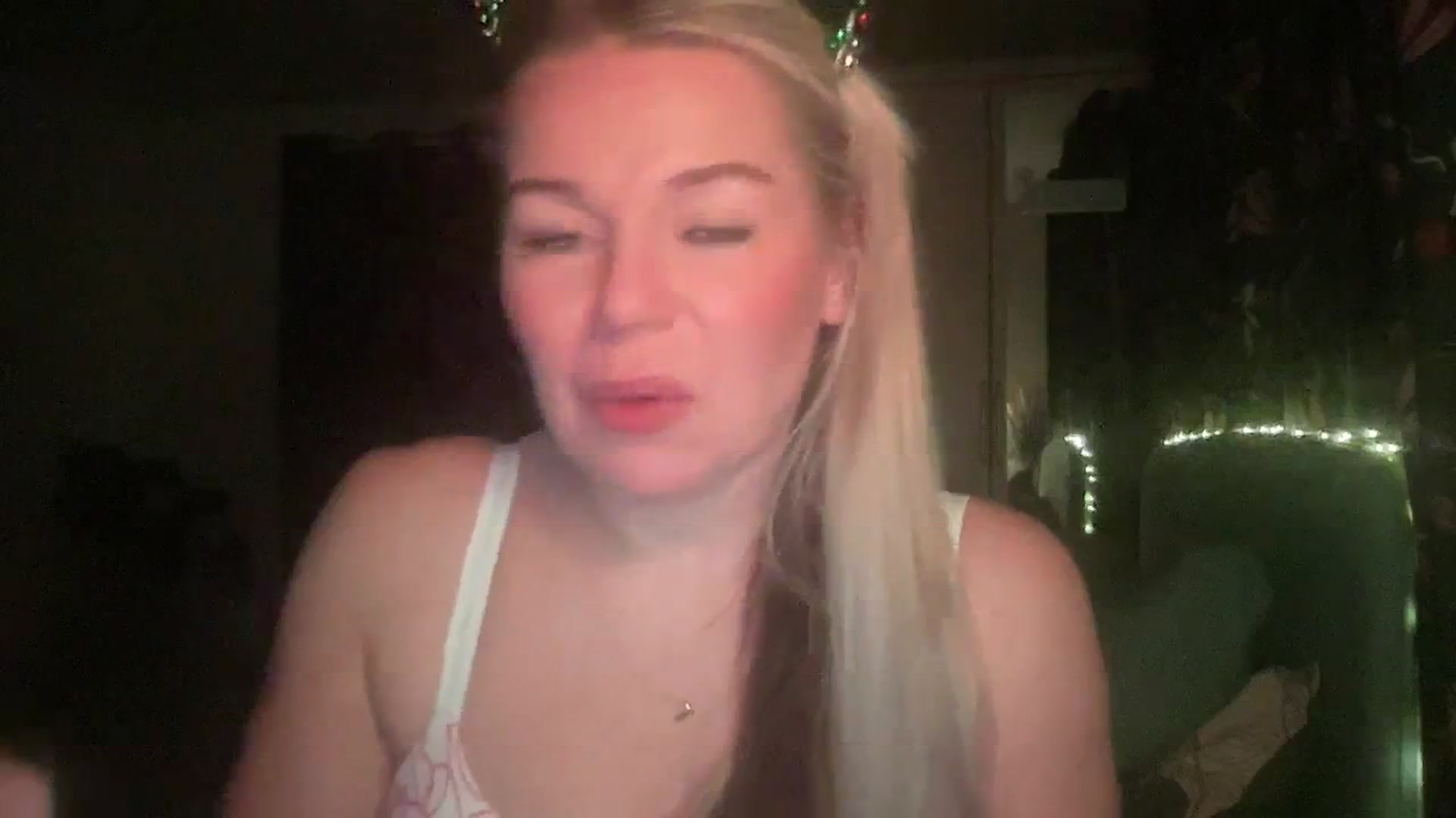 Gallery image thumbnail from LaraLaughs's myfreecams stream on, 12/23/2023, 22:53 image 6 of 20