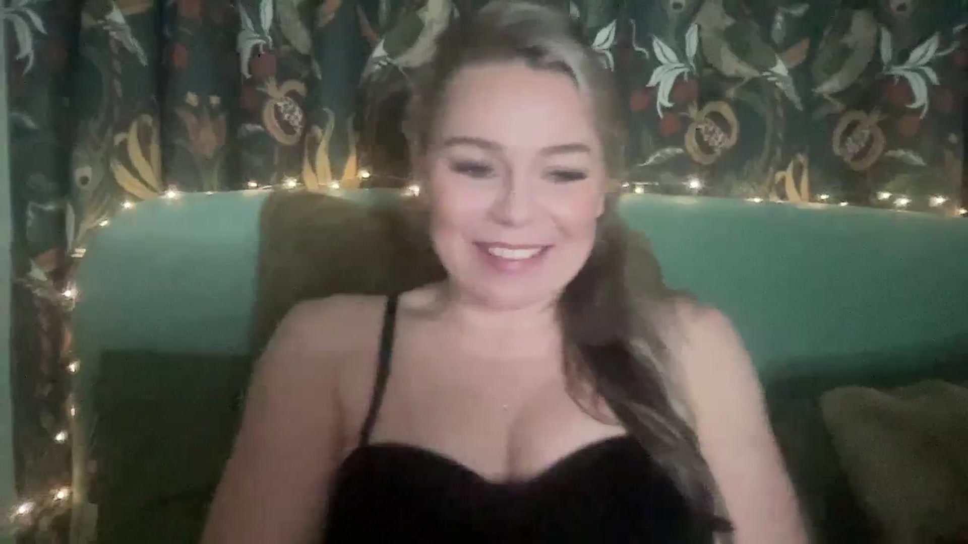 Gallery image thumbnail from LaraLaughs's myfreecams stream on, 12/24/2023, 22:38 image 12 of 20