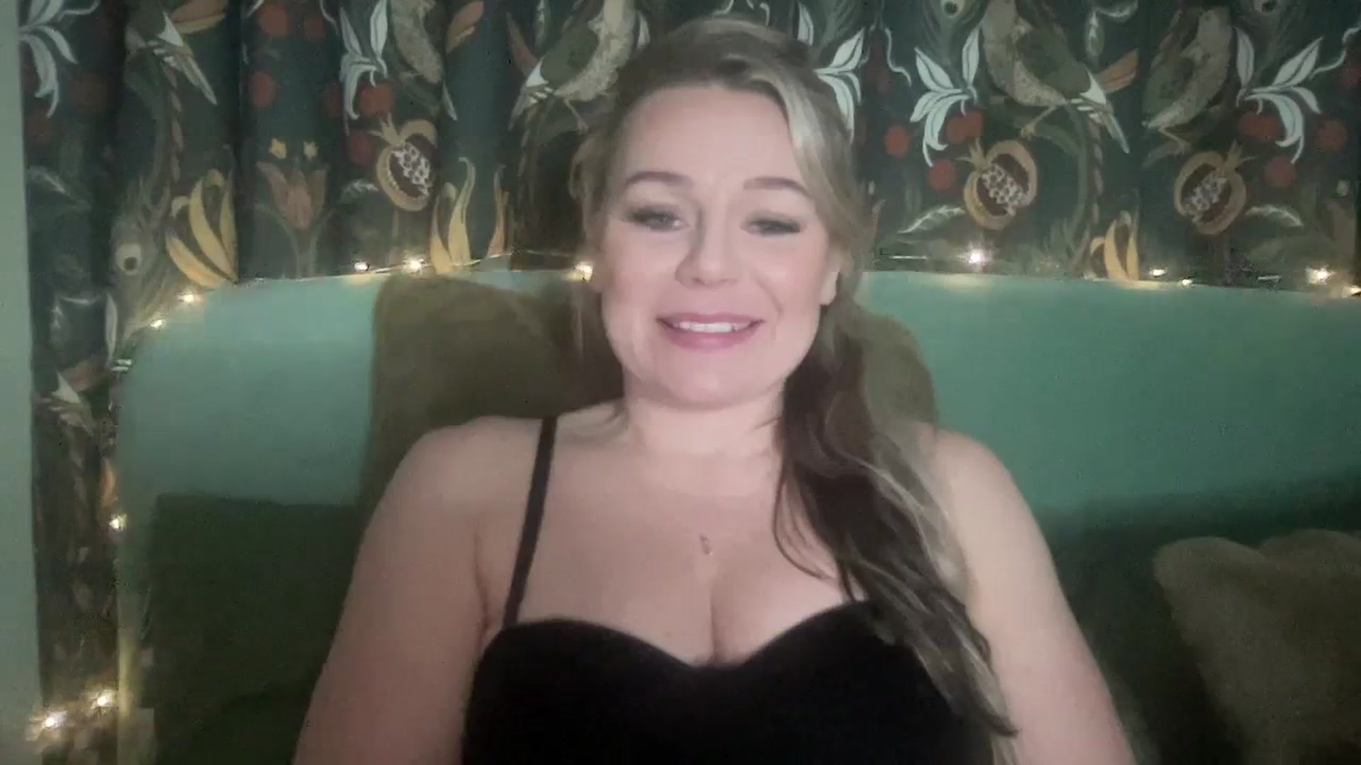 Gallery image thumbnail from LaraLaughs's myfreecams stream on, 12/24/2023, 22:38 image 19 of 20