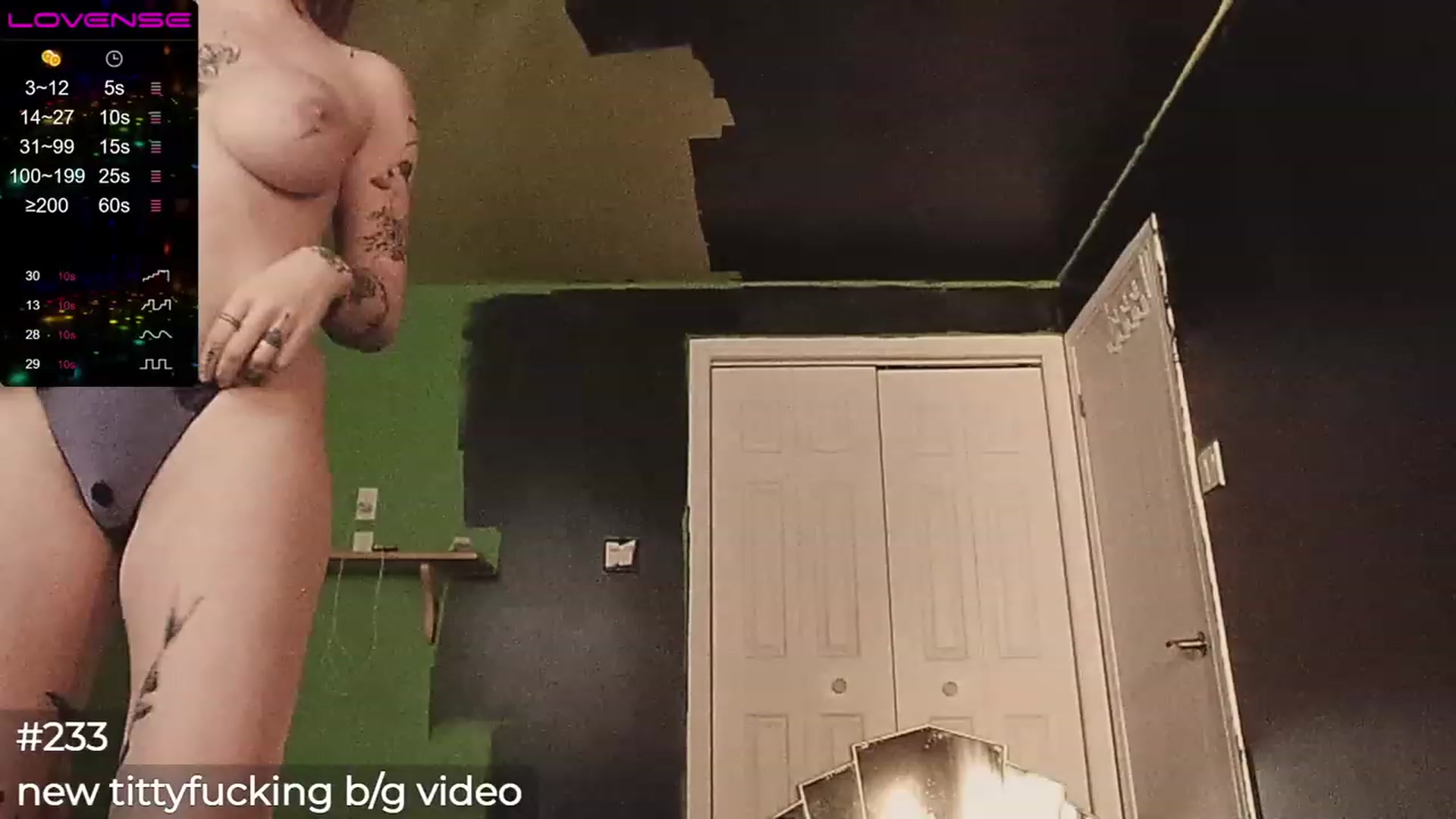 Gallery image thumbnail from LaraLoxley's myfreecams stream on, 02/01/2023, 23:39 image 6 of 20