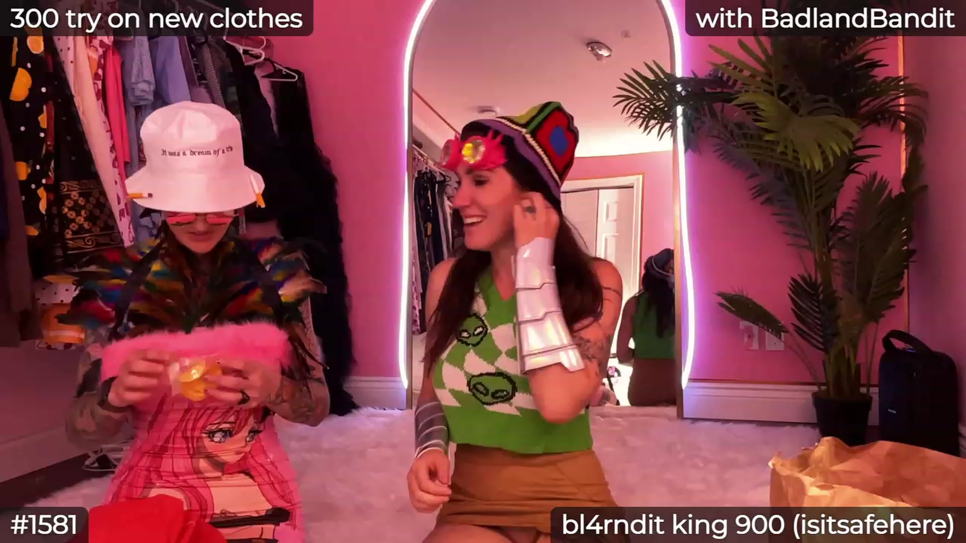 Gallery image thumbnail from LaraLoxley's myfreecams stream on, 08/25/2023, 22:54 image 3 of 20
