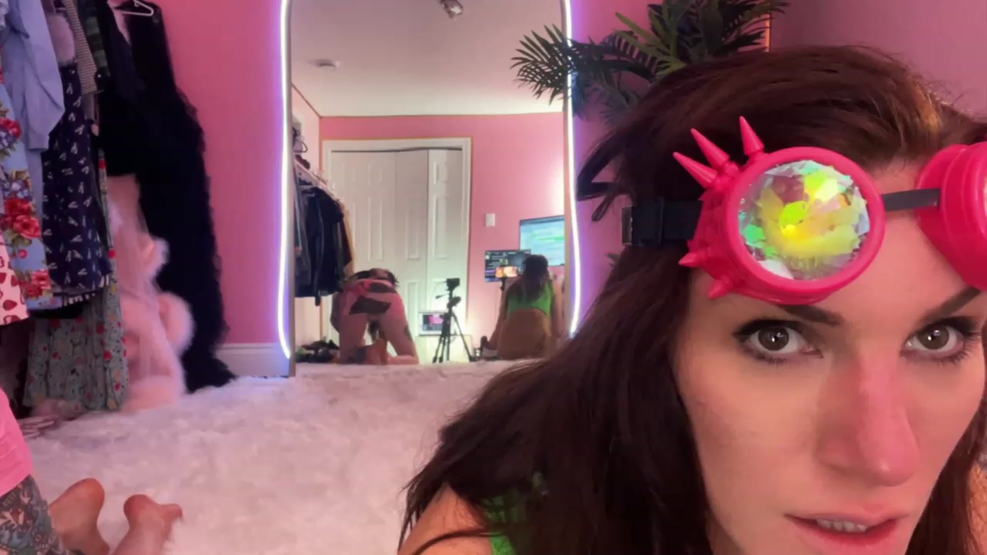 Gallery image thumbnail from LaraLoxley's myfreecams stream on, 08/25/2023, 22:54 image 20 of 20