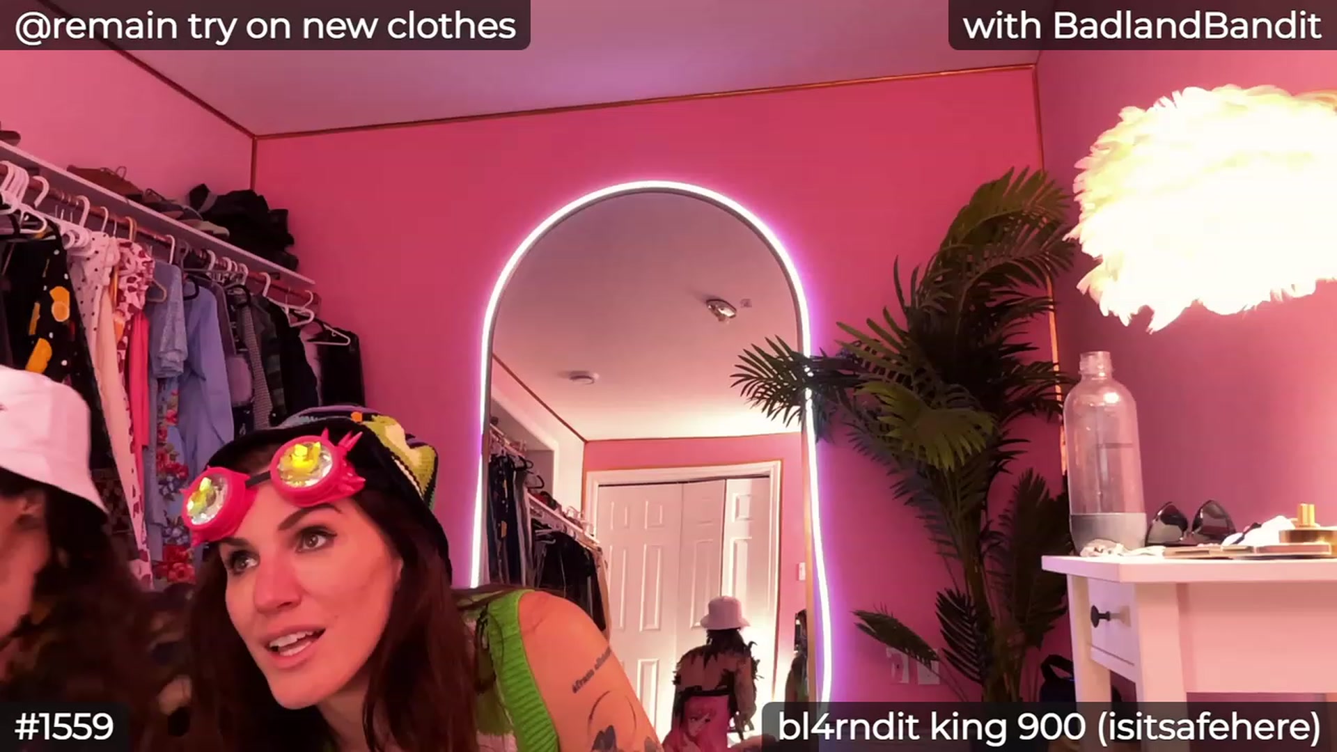 Gallery image thumbnail from LaraLoxley's myfreecams stream on, 08/25/2023, 22:54 image 17 of 20