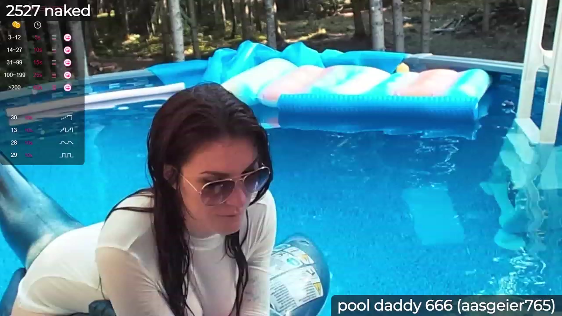 Gallery image thumbnail from LaraLoxley's myfreecams stream on, 09/11/2023, 20:52 image 18 of 20