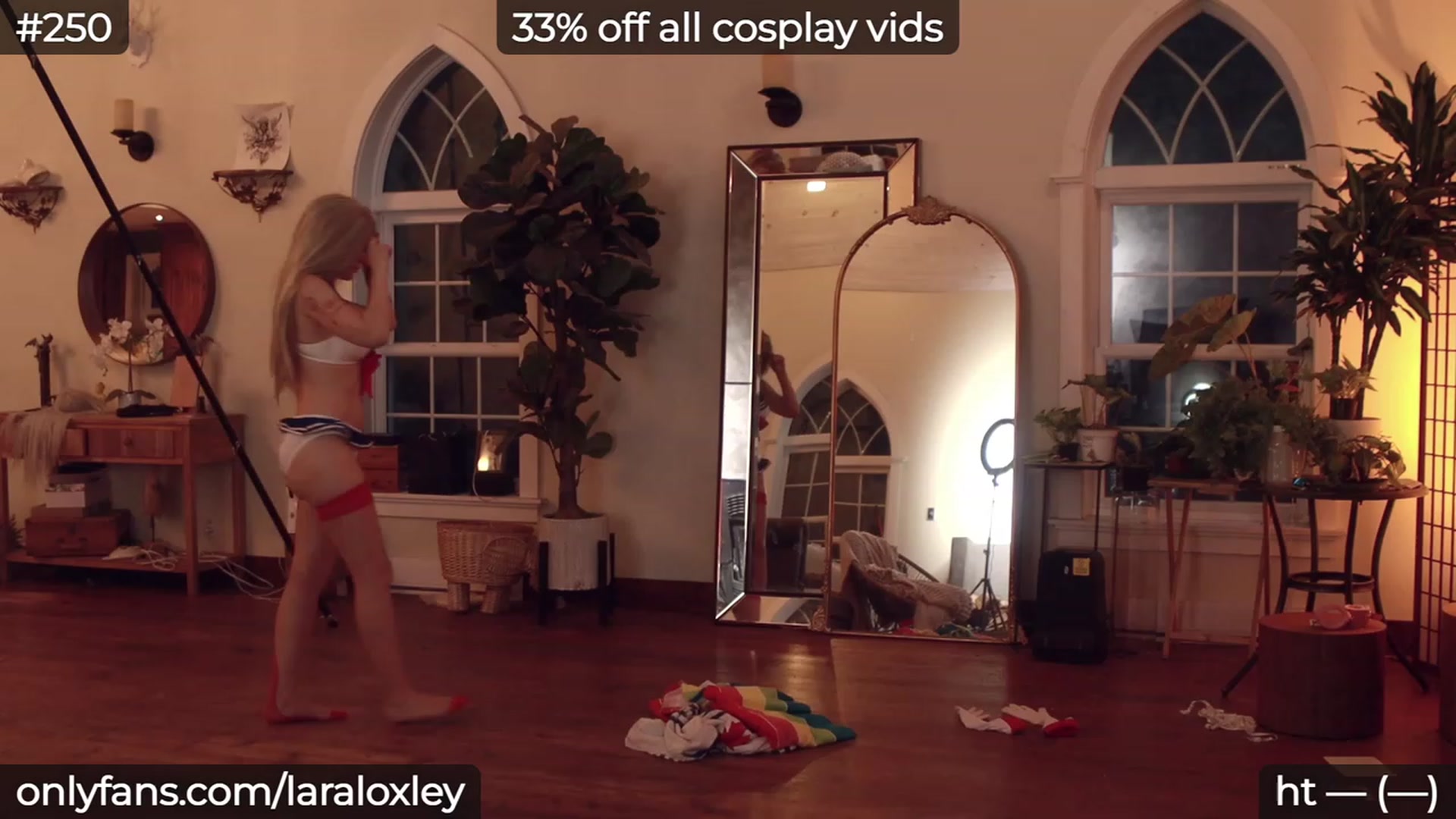 Gallery image thumbnail from LaraLoxley's myfreecams stream on, 10/11/2023, 22:26 image 8 of 20