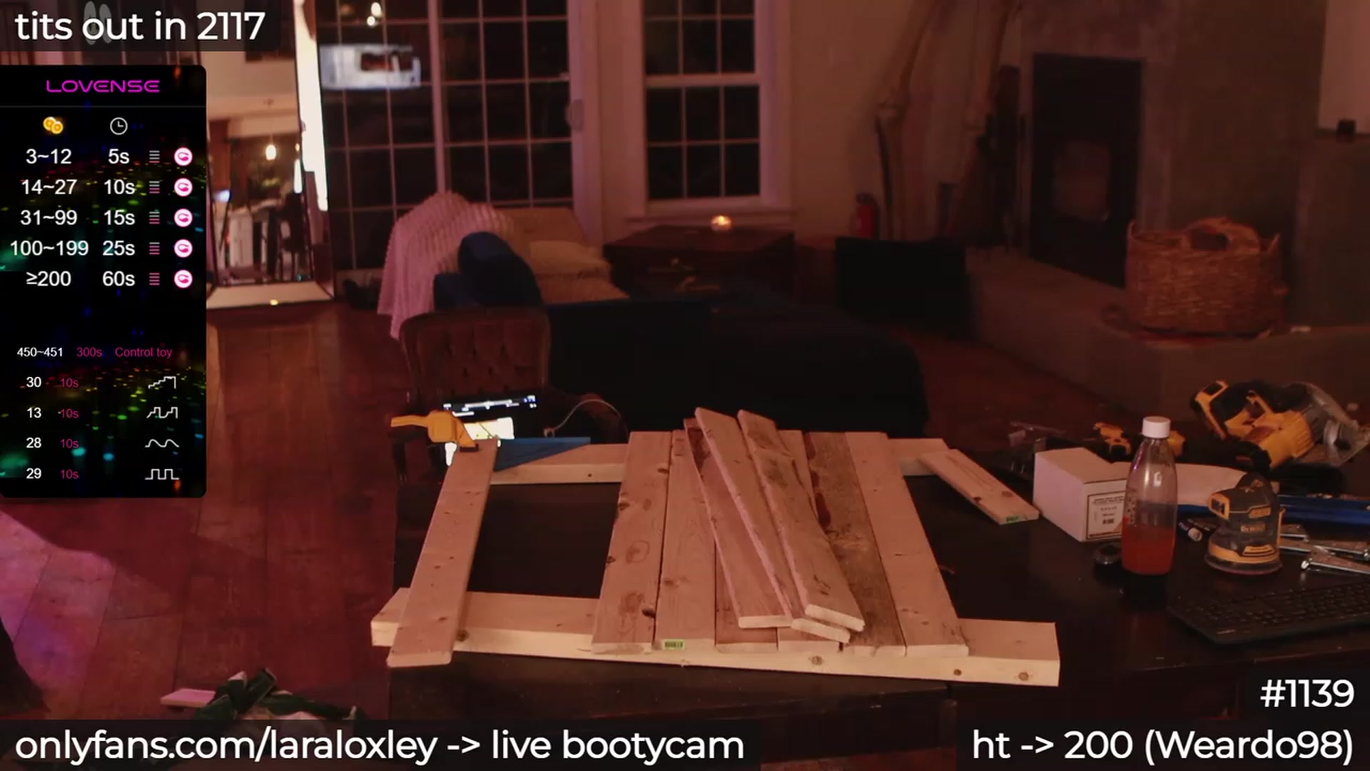 Gallery image thumbnail from LaraLoxley's myfreecams stream on, 11/29/2023, 02:50 image 12 of 20