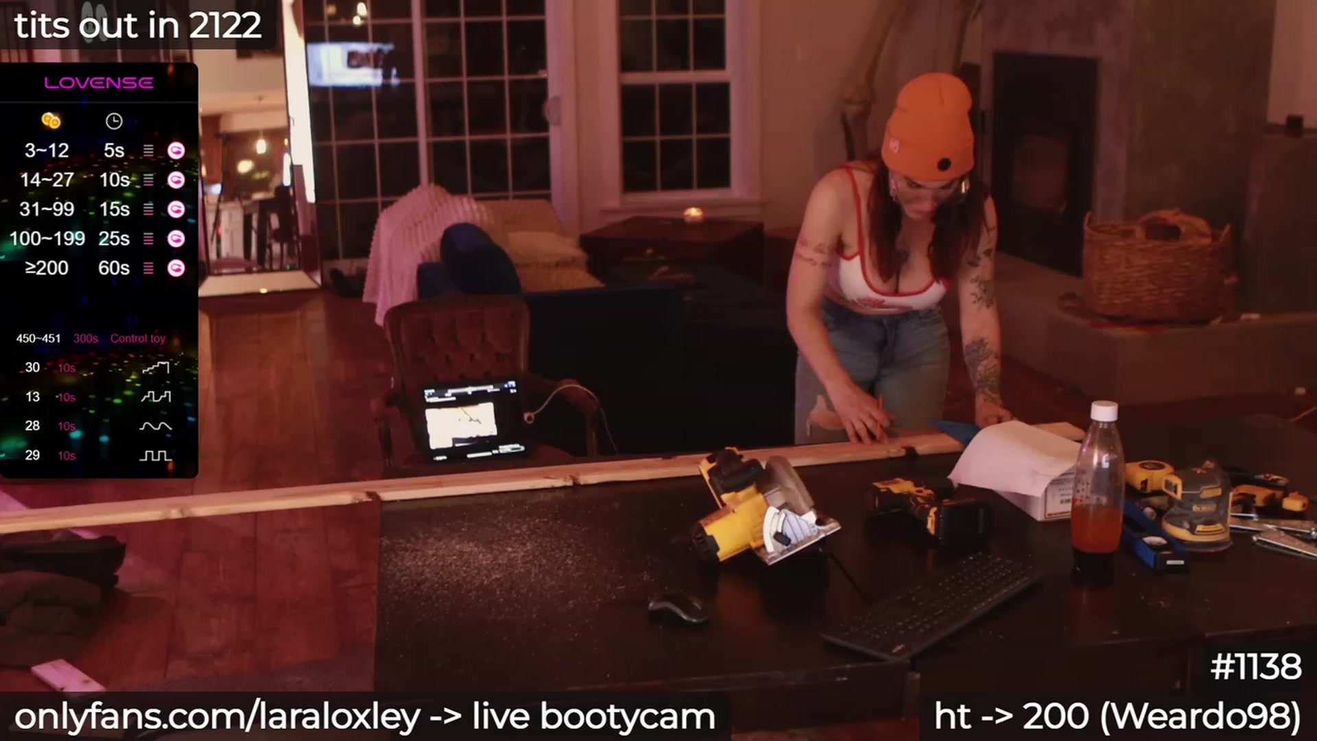Gallery image thumbnail from LaraLoxley's myfreecams stream on, 11/29/2023, 02:50 image 6 of 20