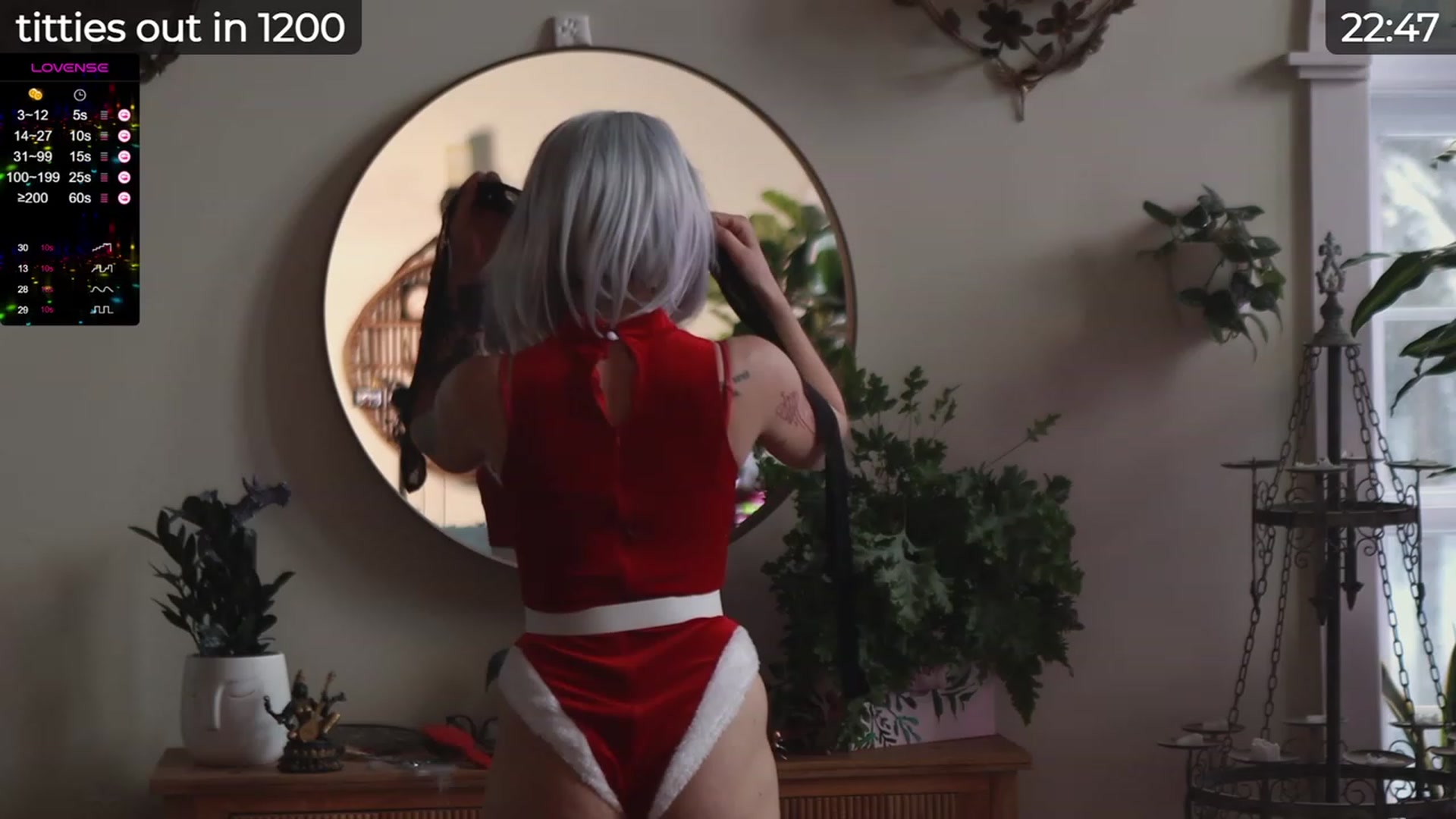 Gallery image thumbnail from LaraLoxley's myfreecams stream on, 12/19/2023, 20:51 image 18 of 20