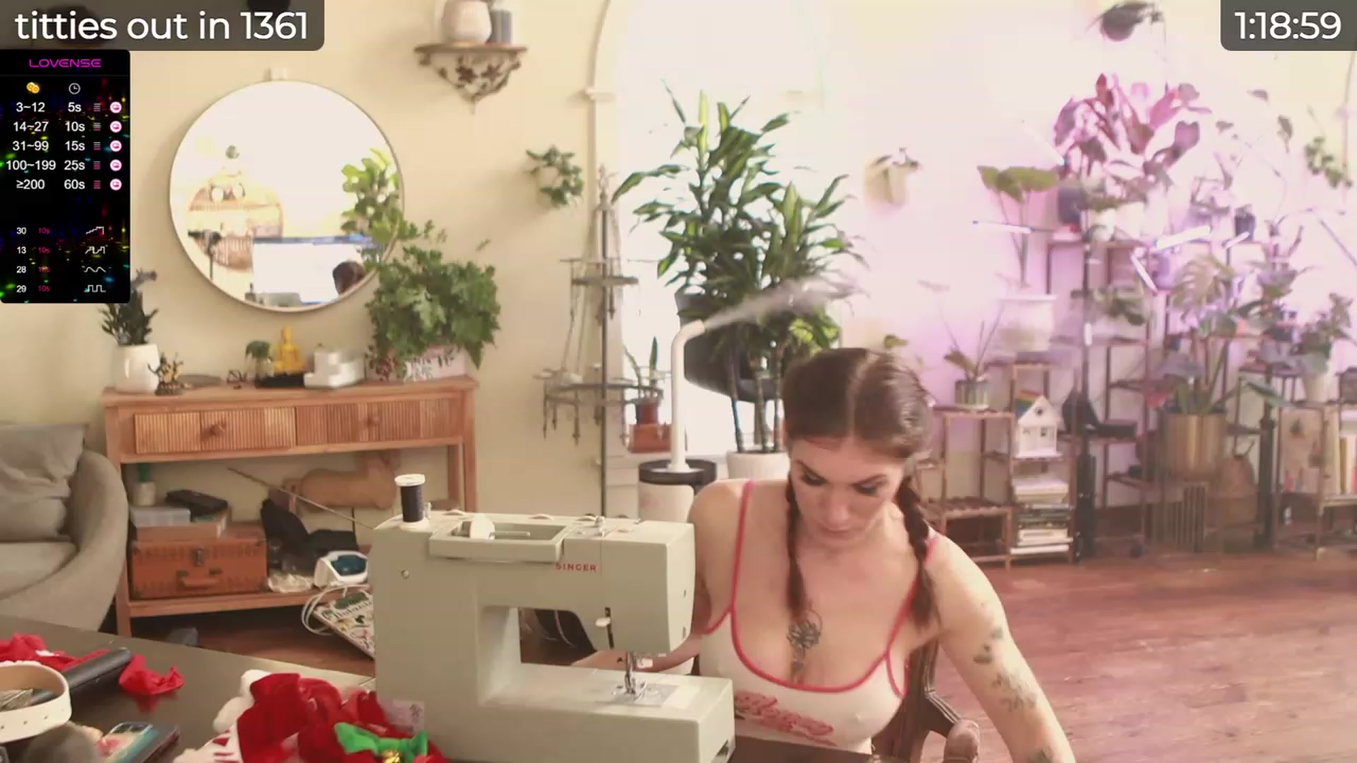Gallery image thumbnail from LaraLoxley's myfreecams stream on, 12/19/2023, 20:51 image 6 of 20