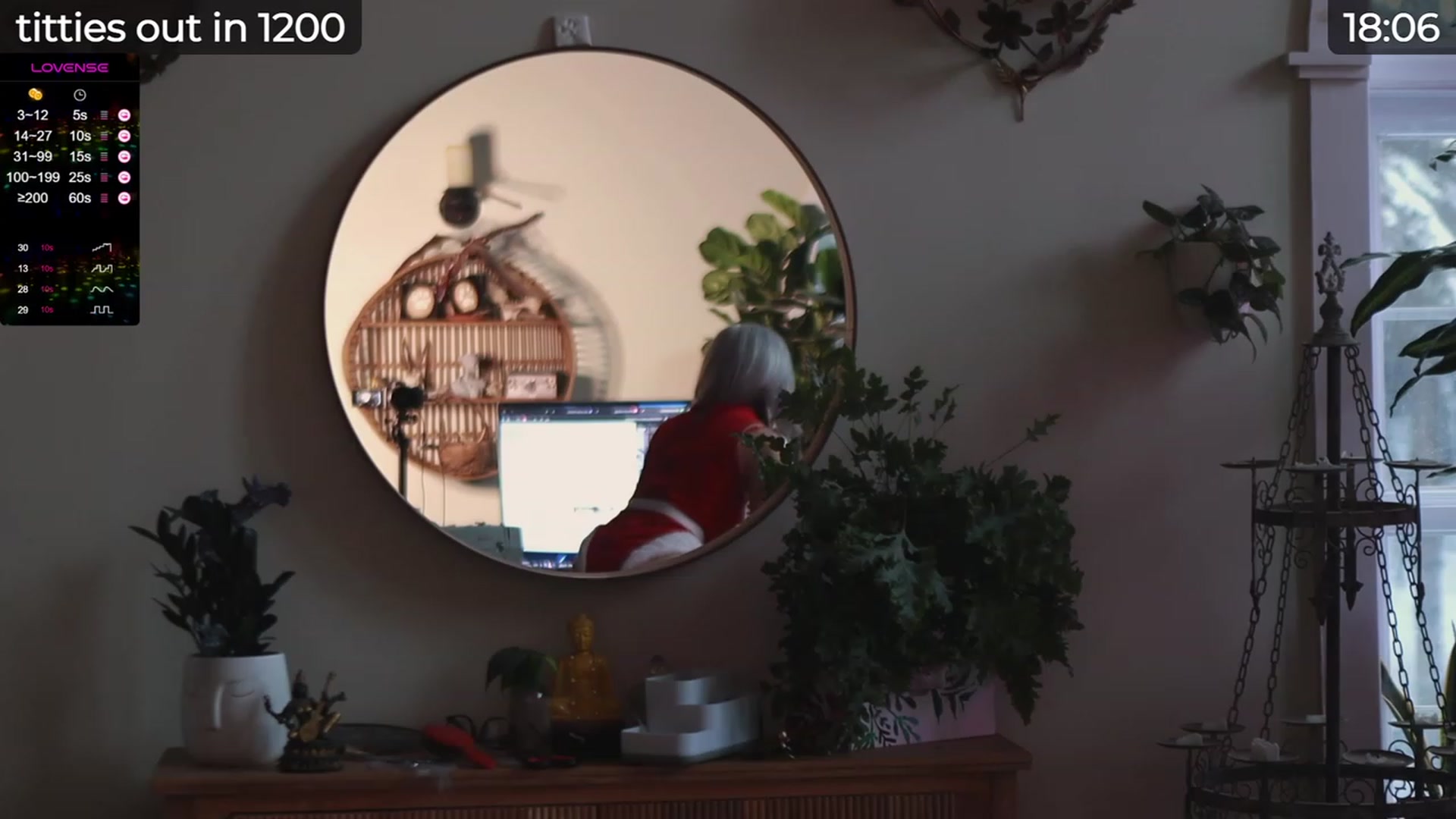 Gallery image thumbnail from LaraLoxley's myfreecams stream on, 12/19/2023, 20:51 image 19 of 20