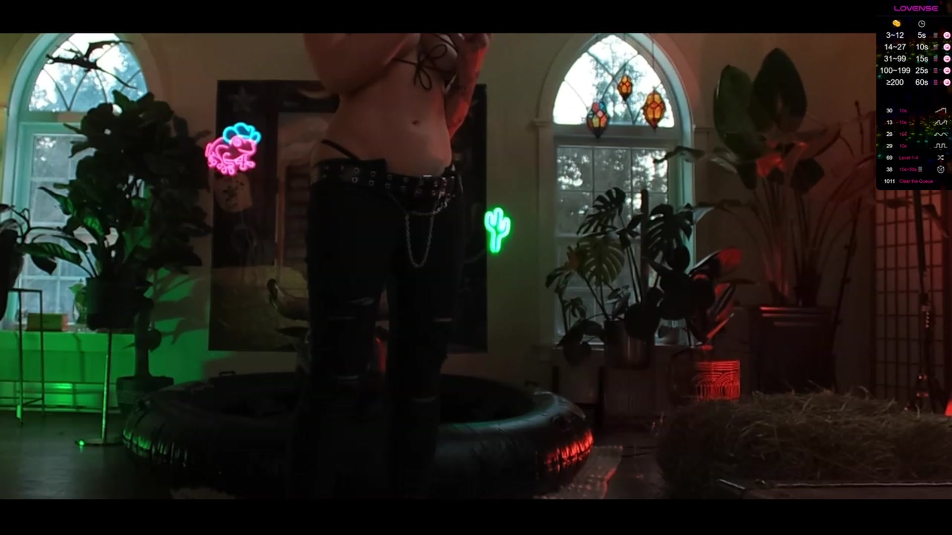 Gallery image thumbnail from LaraLoxley's myfreecams stream on, 03/15/2024, 21:51 image 16 of 20