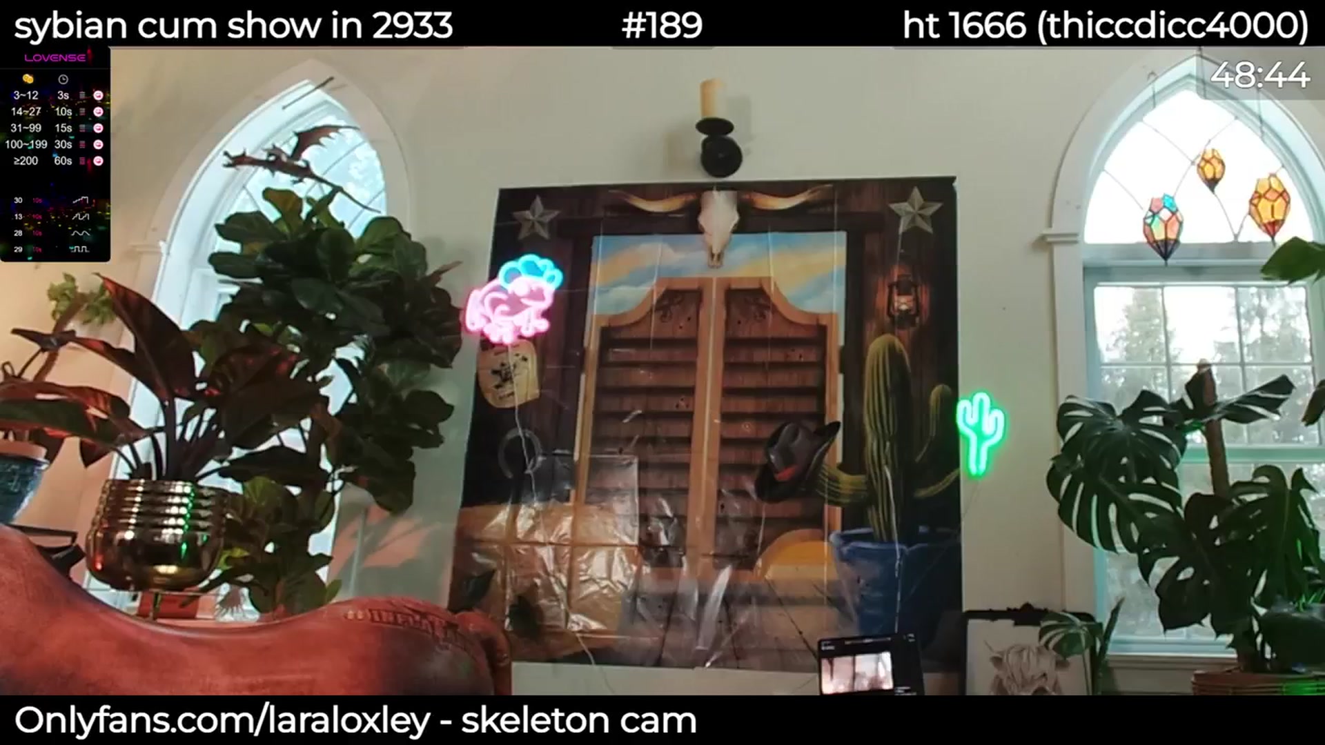 Gallery image thumbnail from LaraLoxley's myfreecams stream on, 03/16/2024, 22:02 image 18 of 20