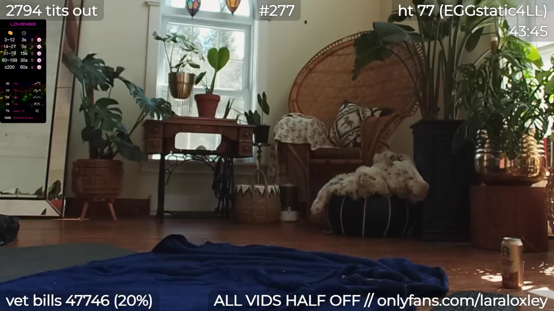 Gallery image thumbnail from LaraLoxley's myfreecams stream on, 04/07/2024, 19:46 image 4 of 20