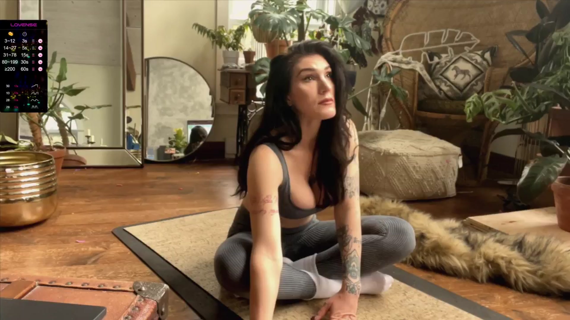Gallery image thumbnail from LaraLoxley's myfreecams stream on, 05/02/2024, 16:09 image 2 of 20