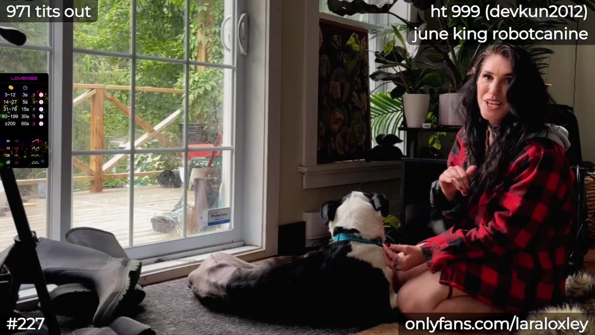 Gallery image thumbnail from LaraLoxley's myfreecams stream on, 06/06/2024, 18:37 image 14 of 20