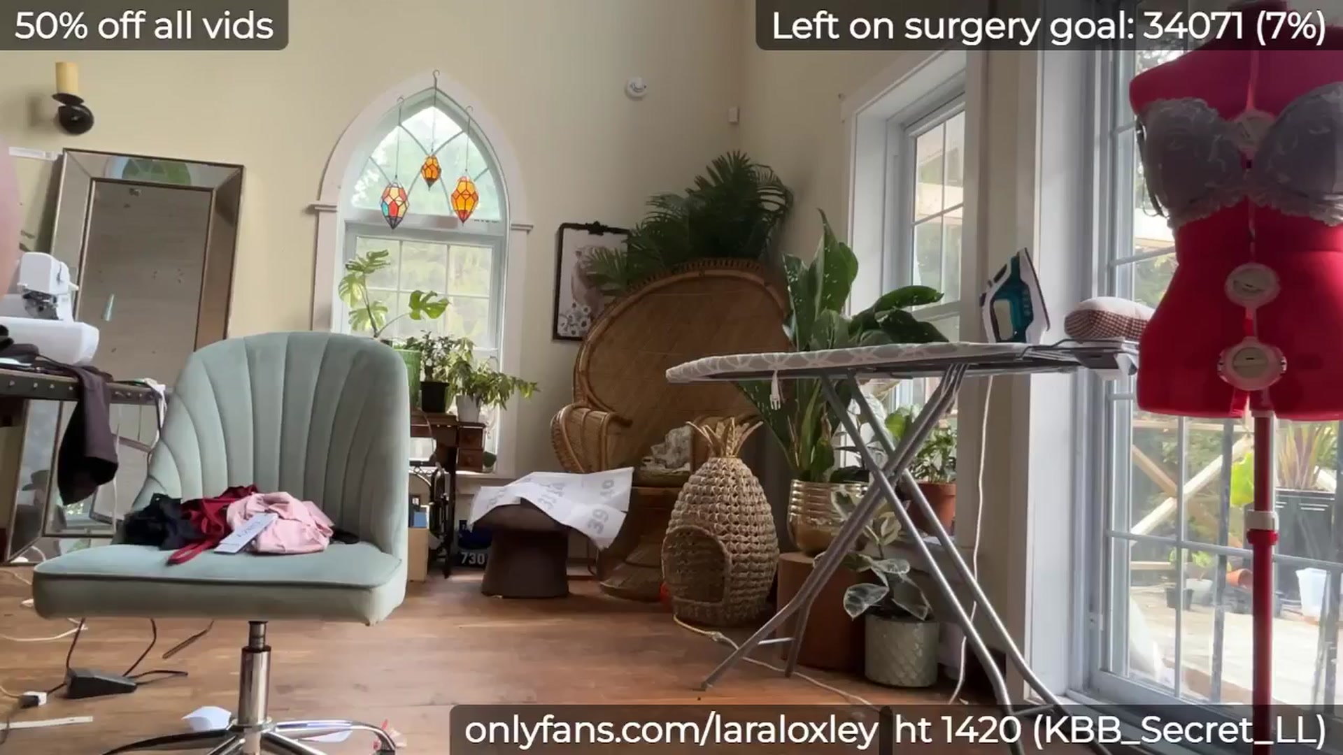 Gallery image thumbnail from LaraLoxley's myfreecams stream on, 09/28/2024, 16:40 image 8 of 20