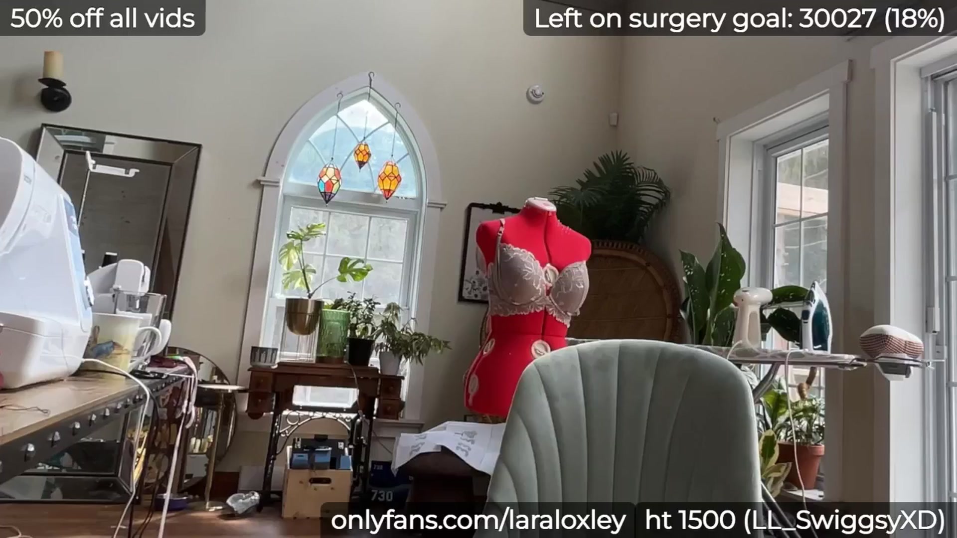 Gallery image thumbnail from LaraLoxley's myfreecams stream on, 09/28/2024, 17:20 image 5 of 20