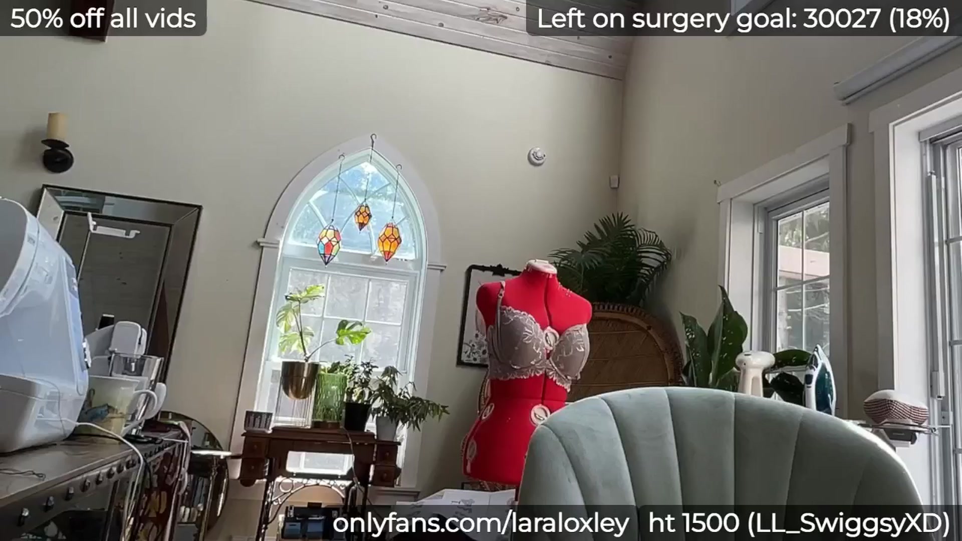 Gallery image thumbnail from LaraLoxley's myfreecams stream on, 09/28/2024, 17:20 image 9 of 20
