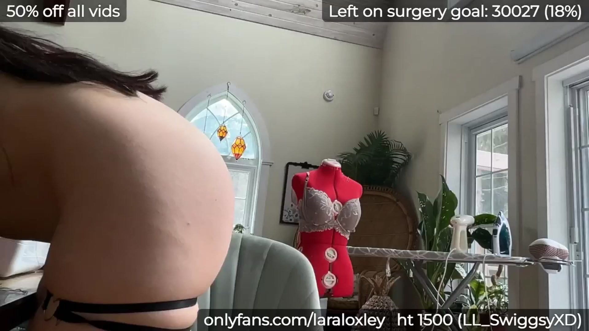 Gallery image thumbnail from LaraLoxley's myfreecams stream on, 09/28/2024, 17:20 image 10 of 20