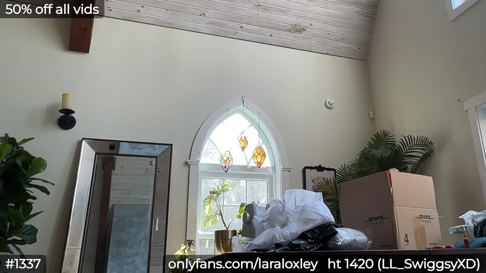 Gallery image thumbnail from LaraLoxley's myfreecams stream on, 10/03/2024, 18:07 image 13 of 20