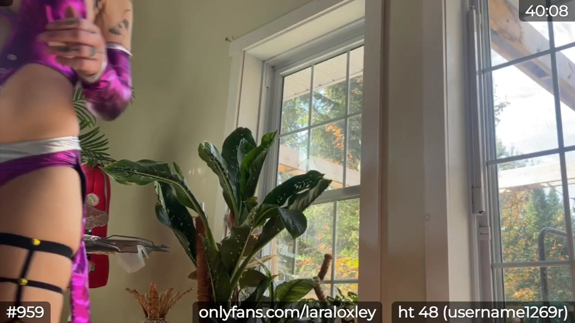 Gallery image thumbnail from LaraLoxley's myfreecams stream on, 10/11/2024, 14:34 image 11 of 20