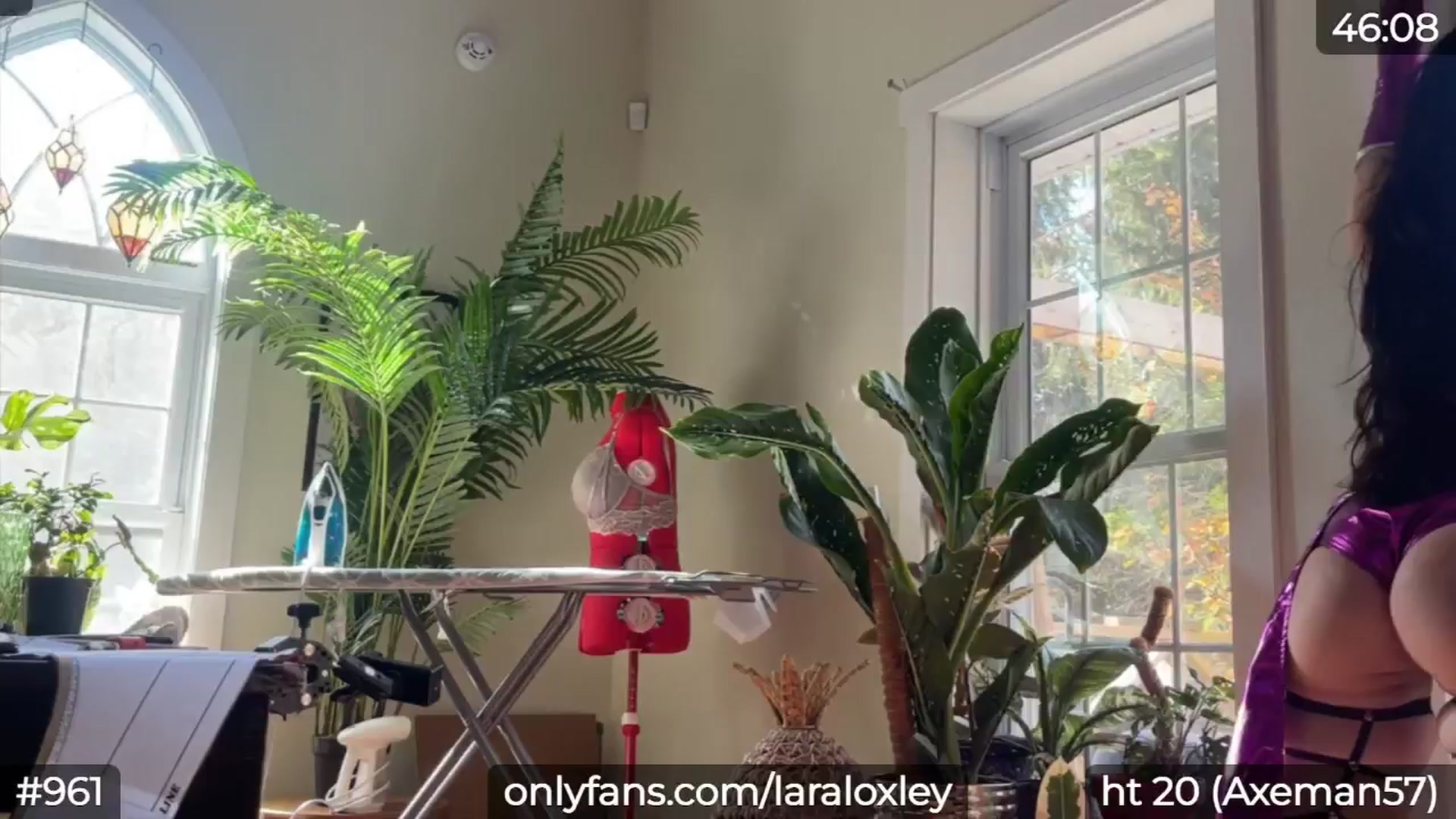 Gallery image thumbnail from LaraLoxley's myfreecams stream on, 10/11/2024, 14:34 image 7 of 20